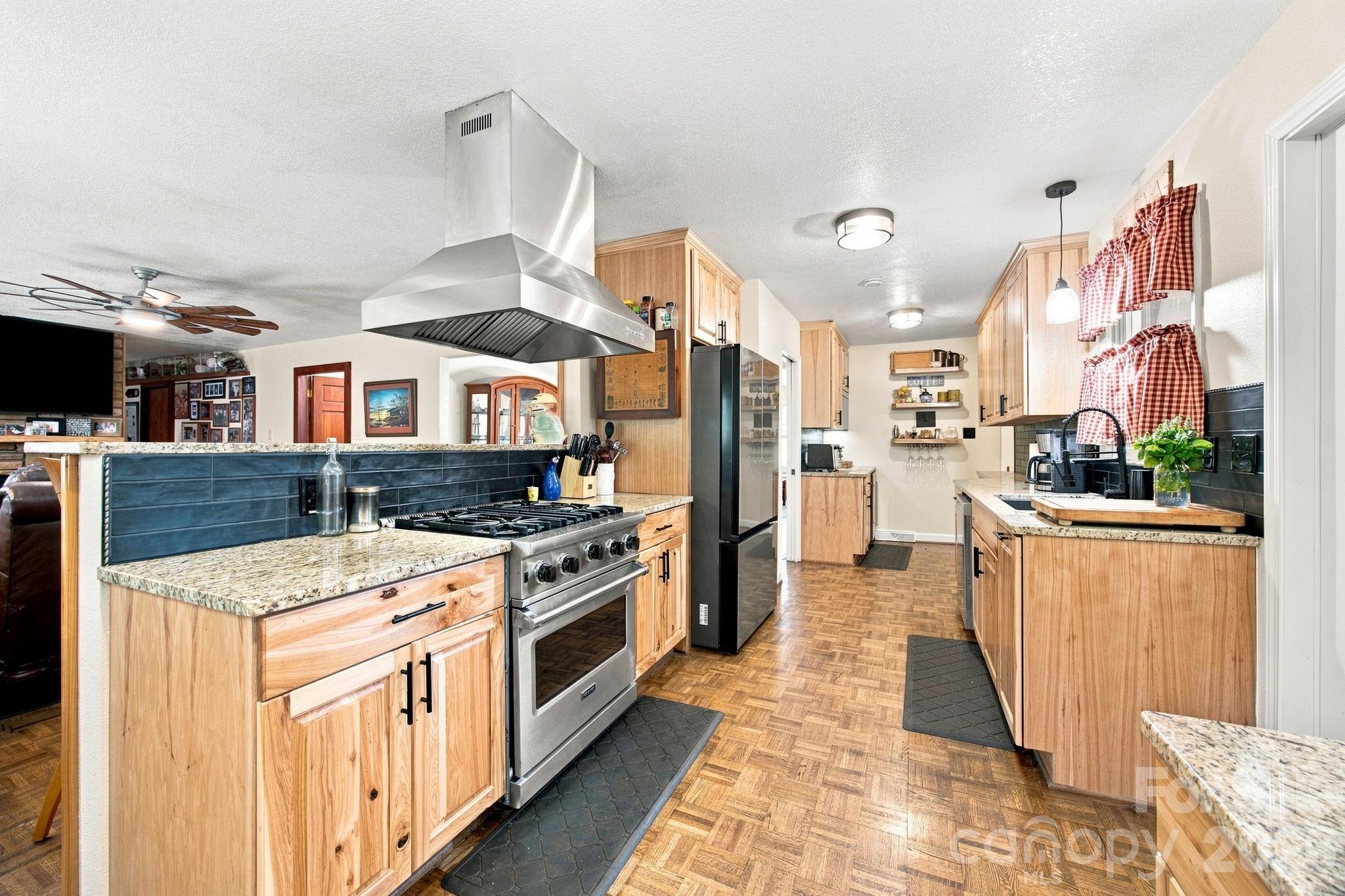 305 Heritage Circle — Statesville
