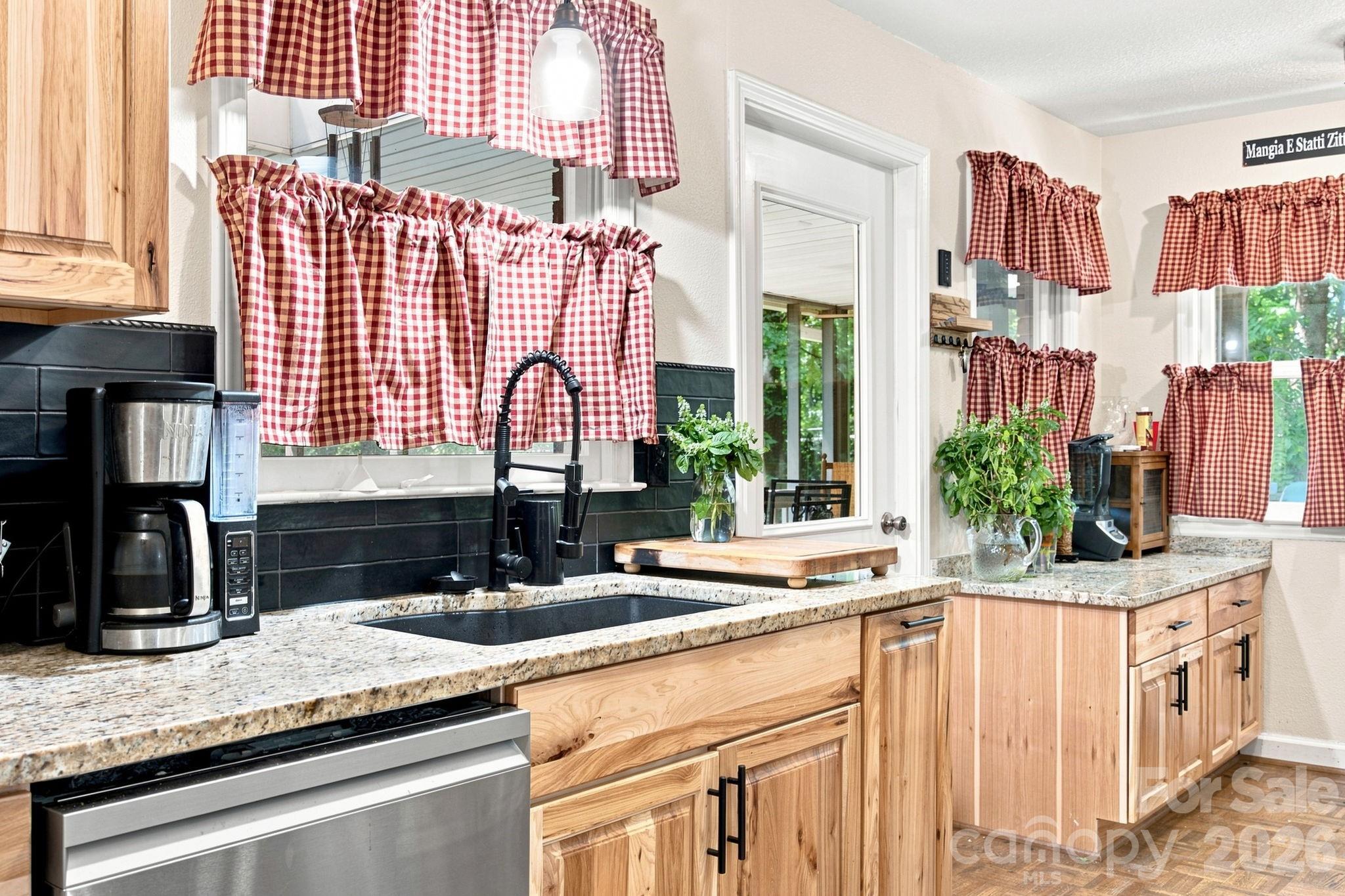 305 Heritage Circle — Statesville