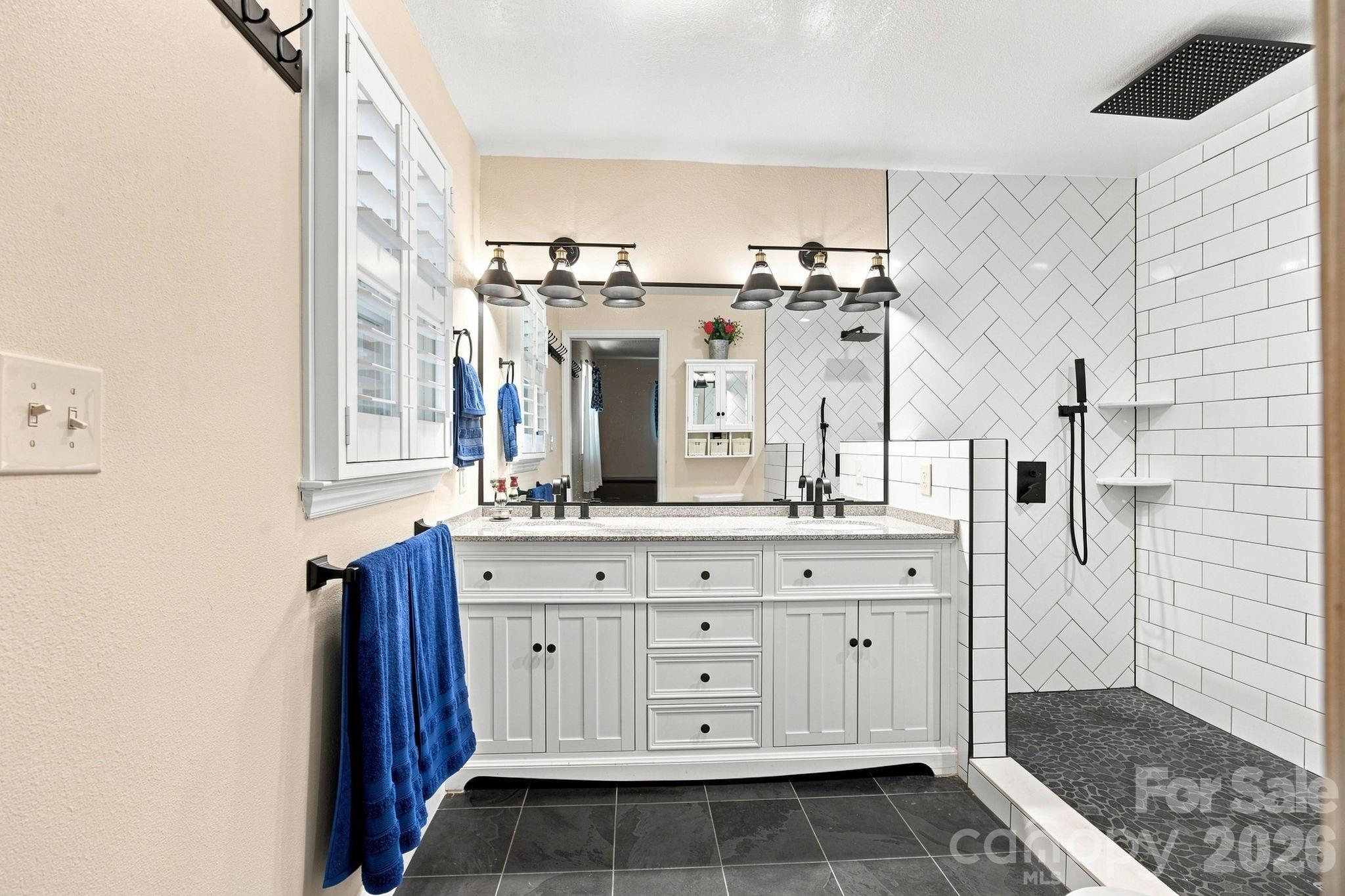 305 Heritage Circle — Statesville