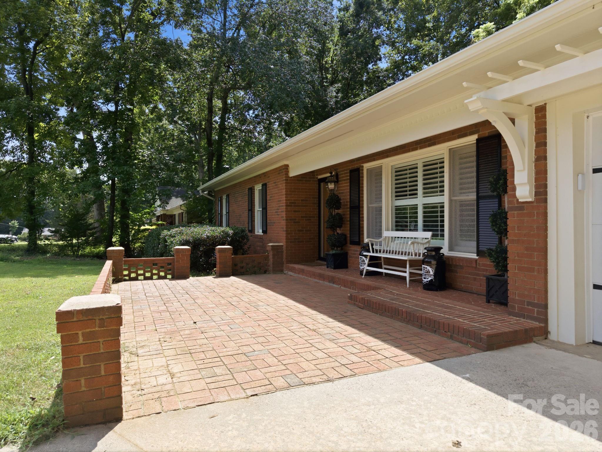 305 Heritage Circle — Statesville
