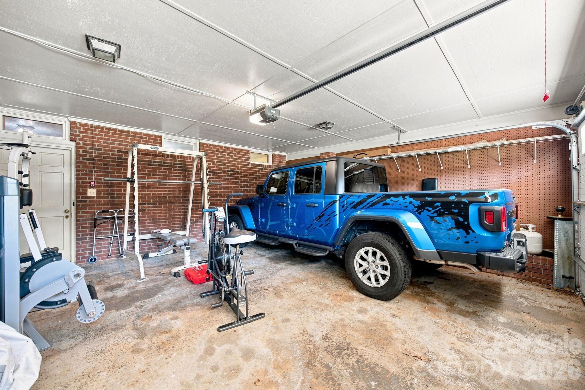 305 Heritage Circle — Statesville