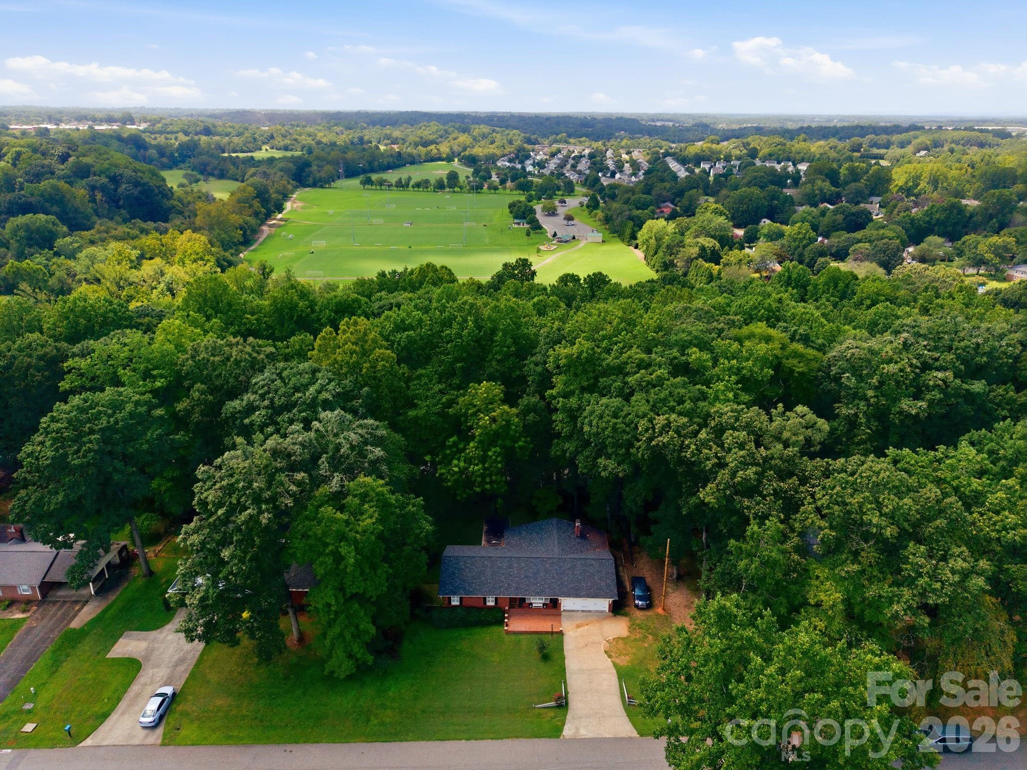 305 Heritage Circle — Statesville