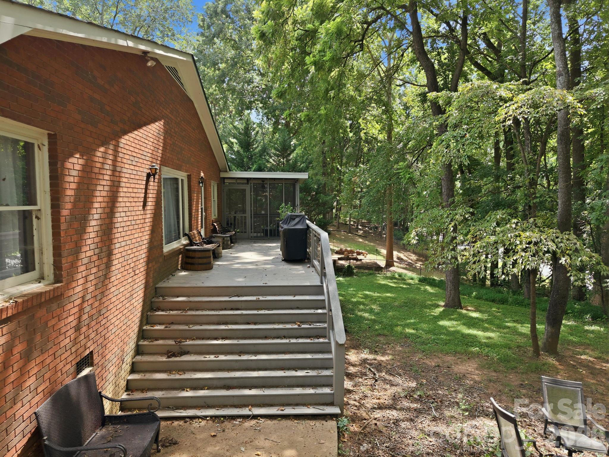 305 Heritage Circle — Statesville