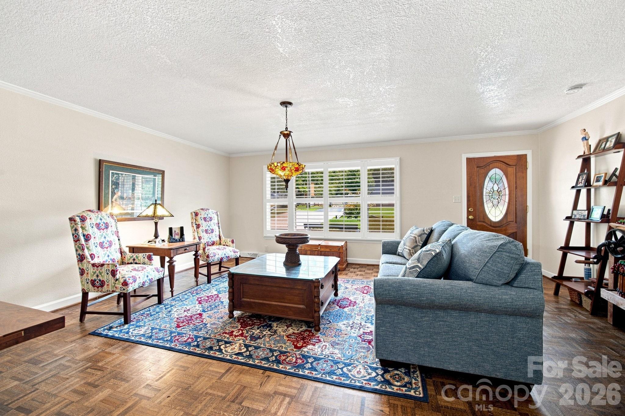 305 Heritage Circle — Statesville