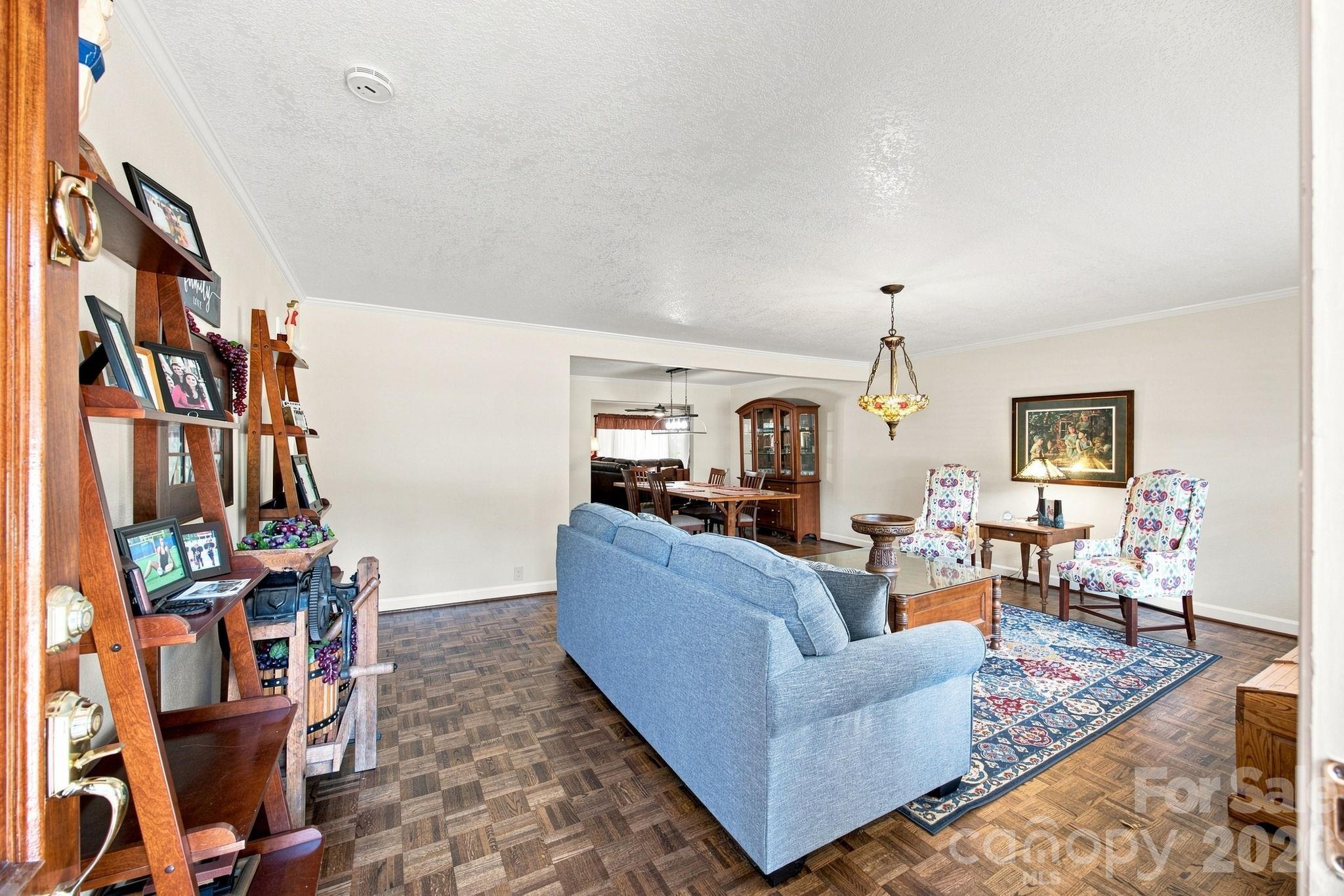 305 Heritage Circle — Statesville