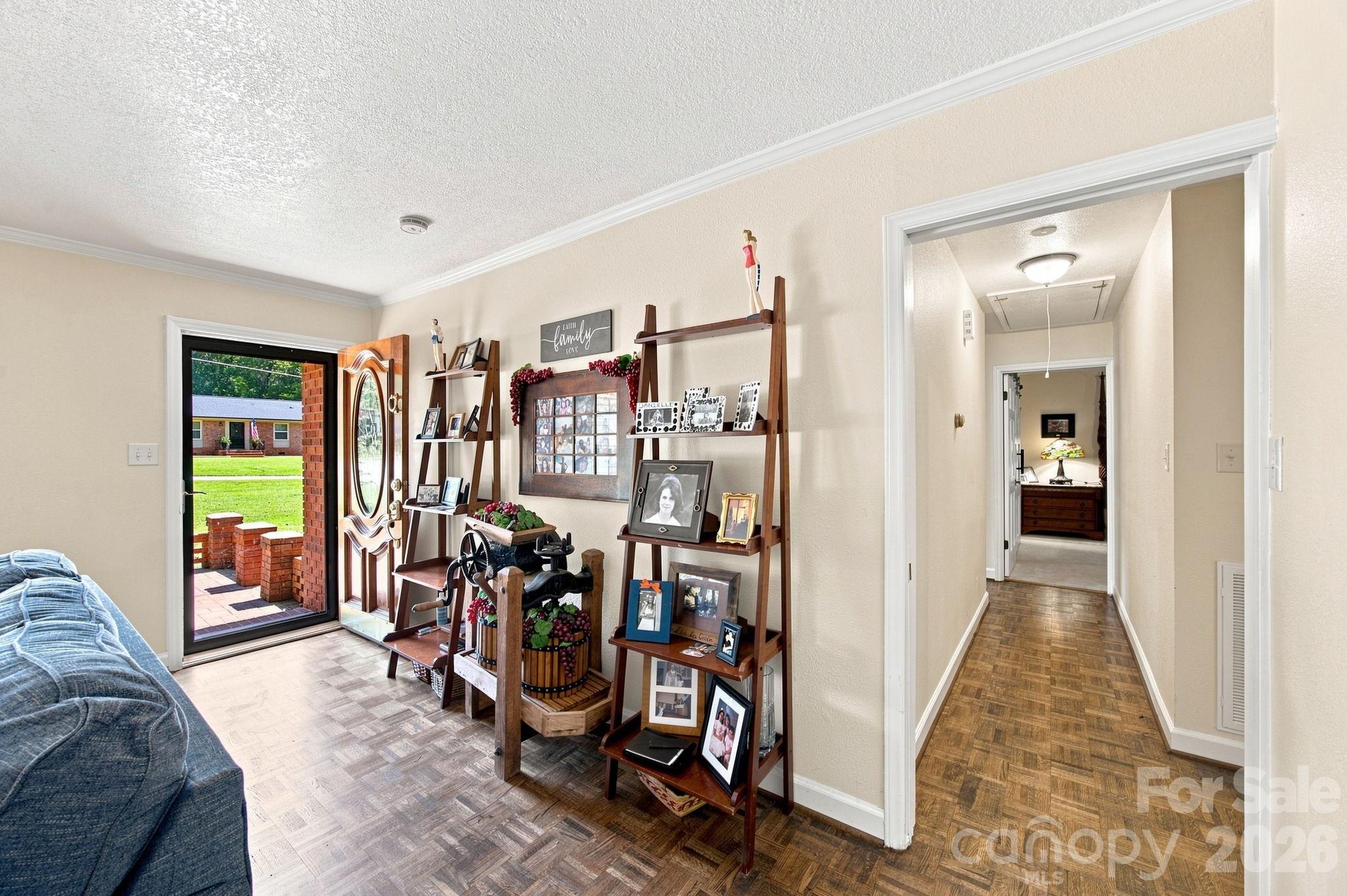 305 Heritage Circle — Statesville