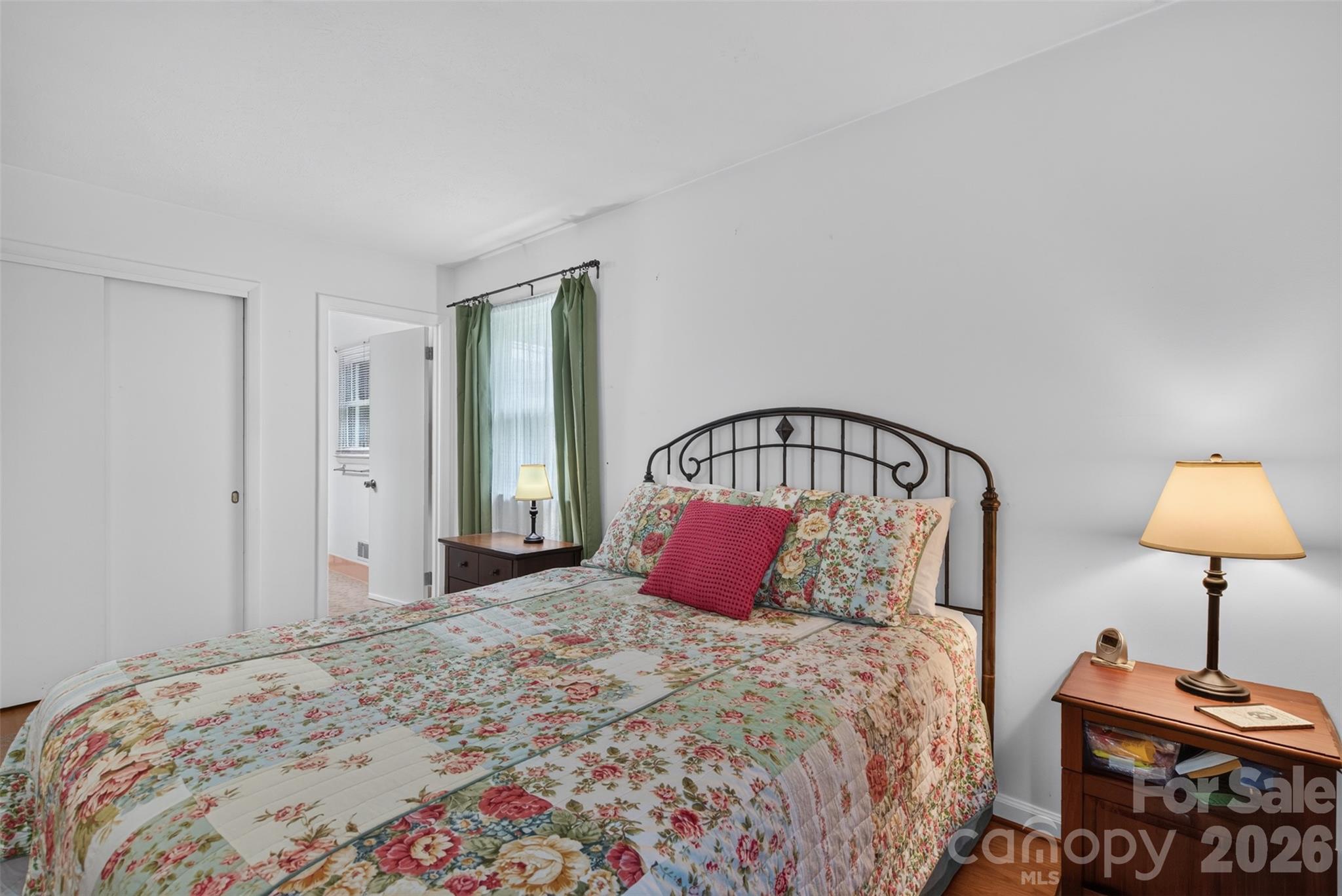 7 Mountainbrook Road — Asheville