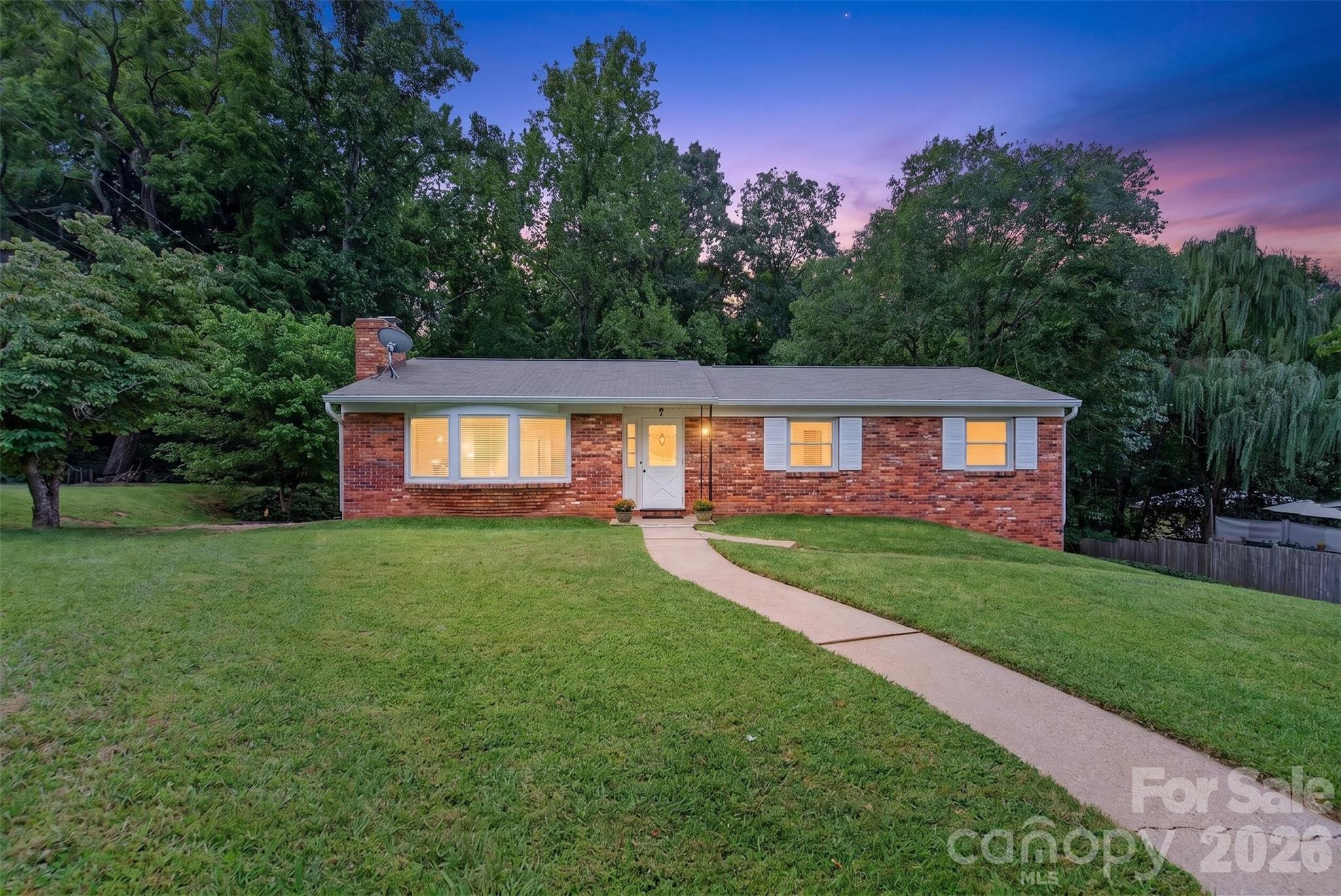 7 Mountainbrook Road — Asheville