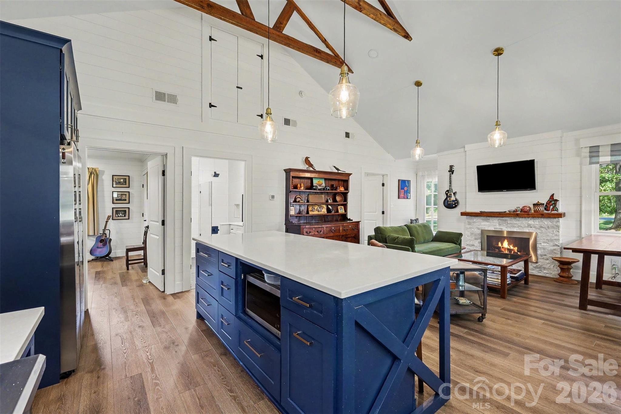 801 W Catawba Avenue — Mount Holly