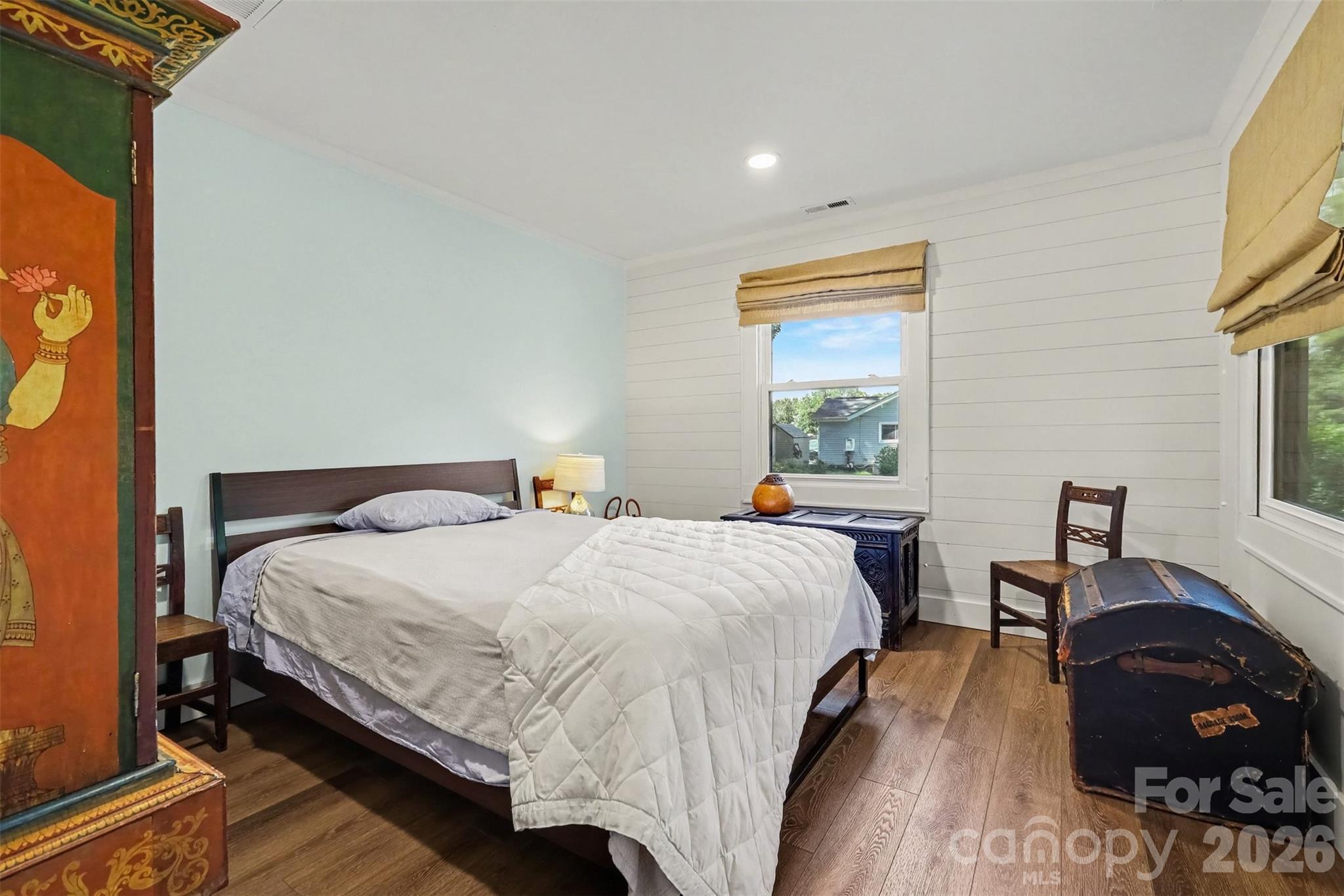 801 W Catawba Avenue — Mount Holly