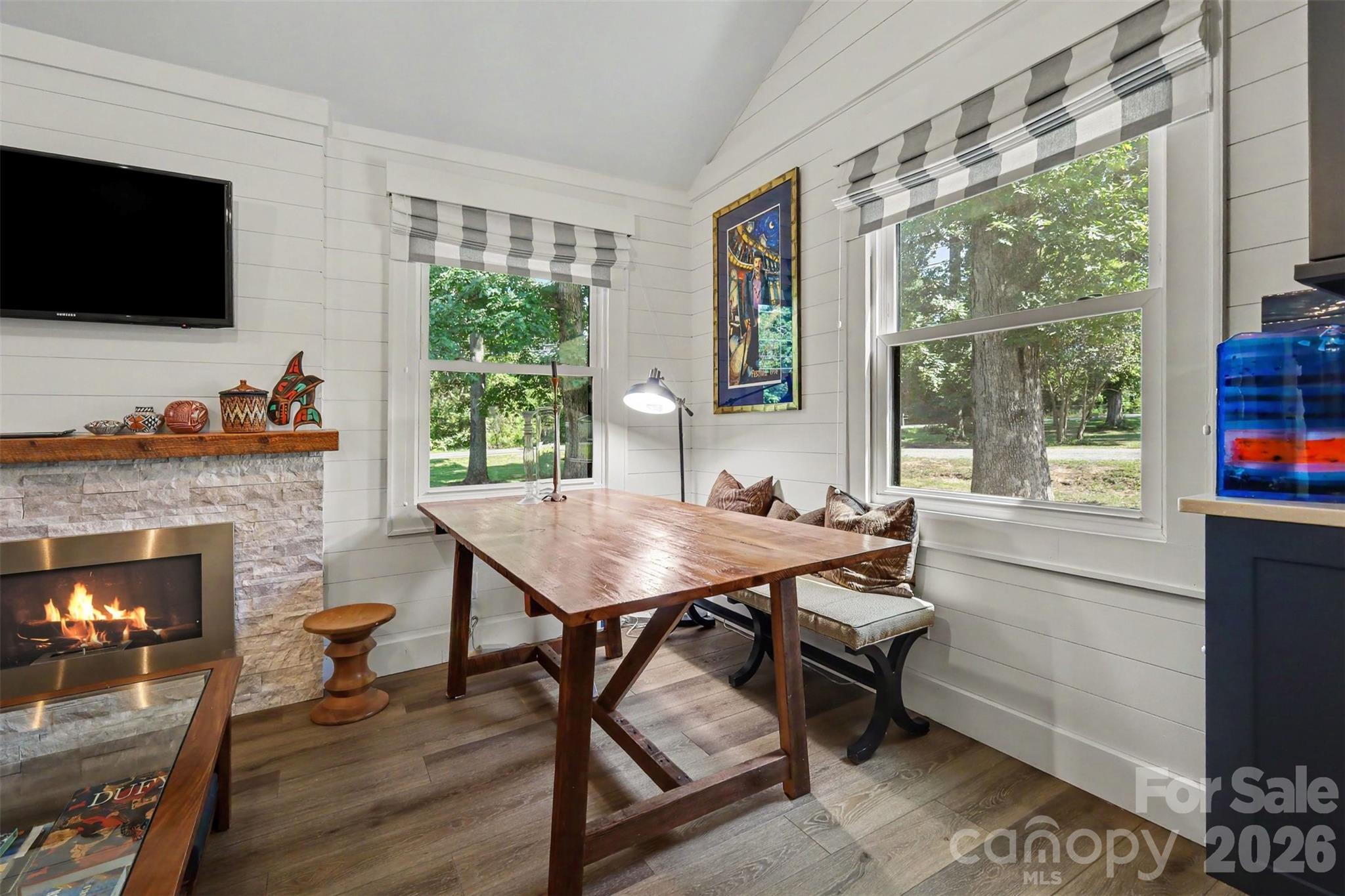 801 W Catawba Avenue — Mount Holly