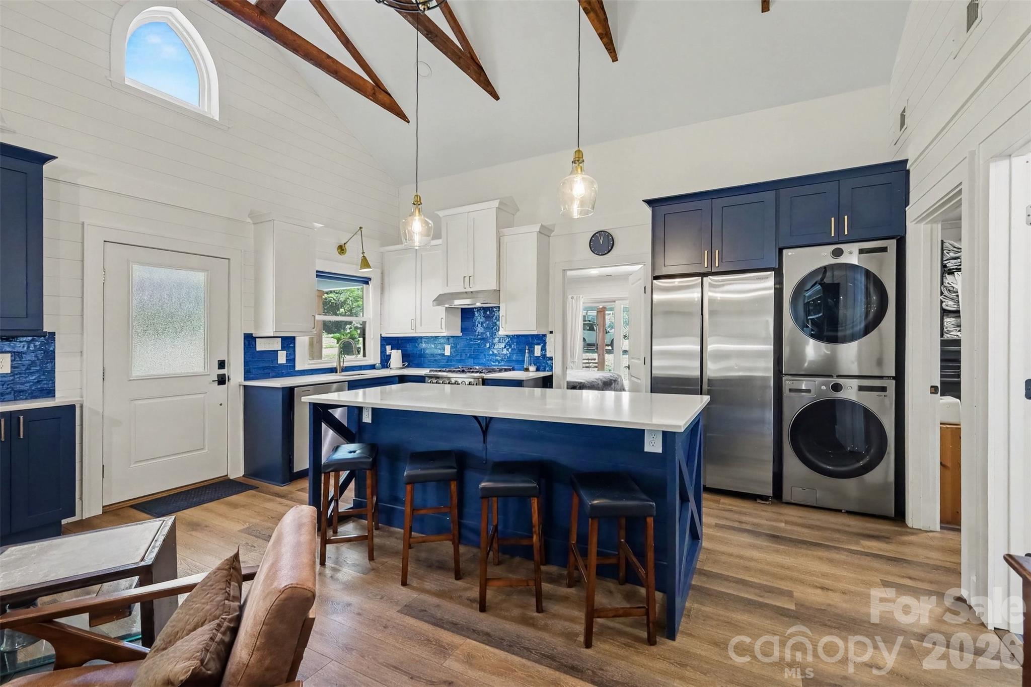 801 W Catawba Avenue — Mount Holly