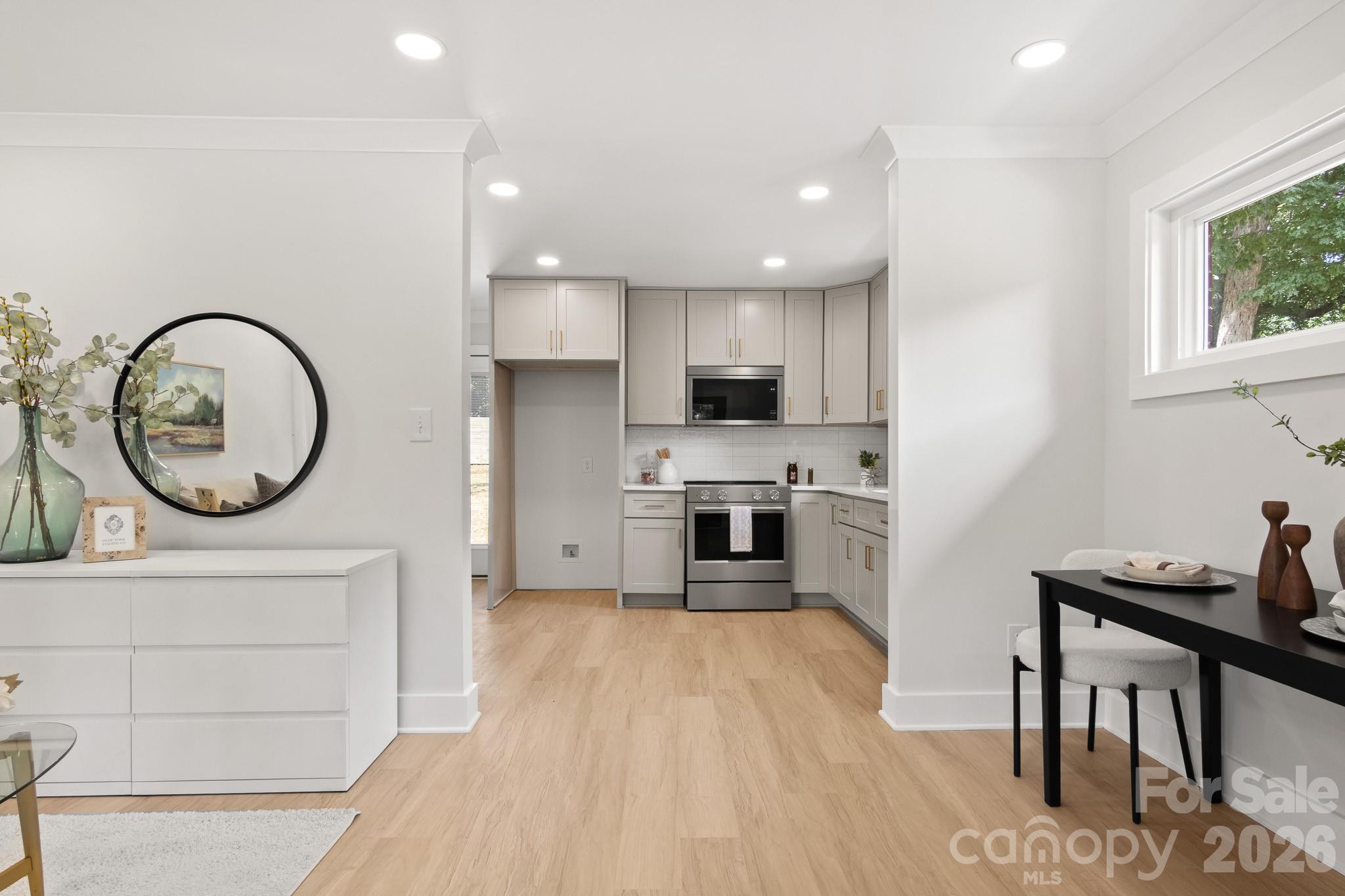 546 W Kingston Avenue — Charlotte