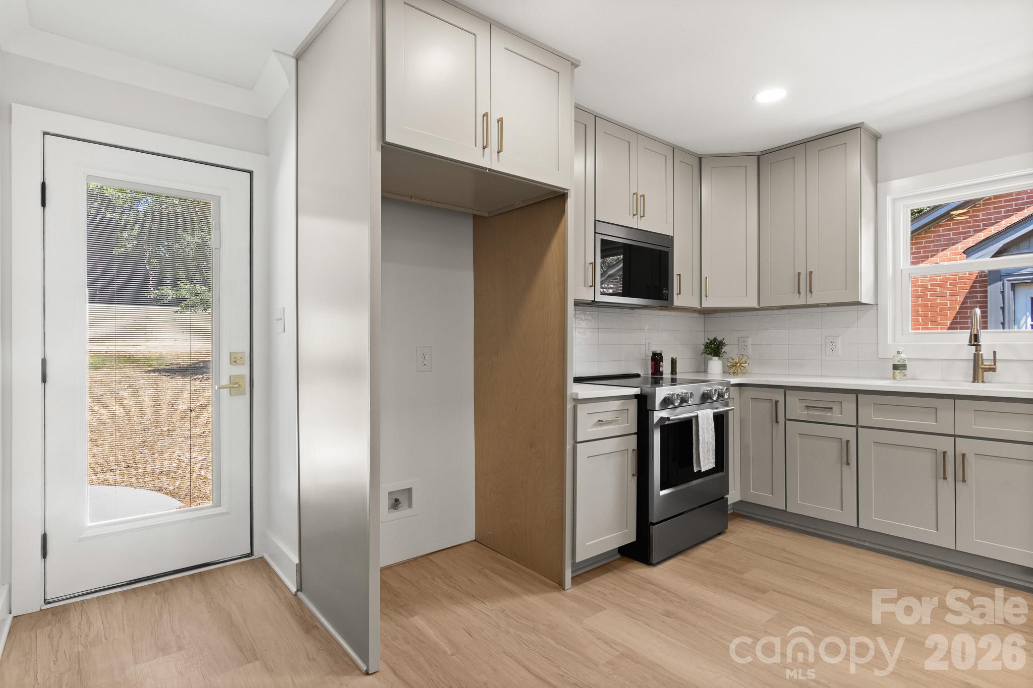 546 W Kingston Avenue — Charlotte