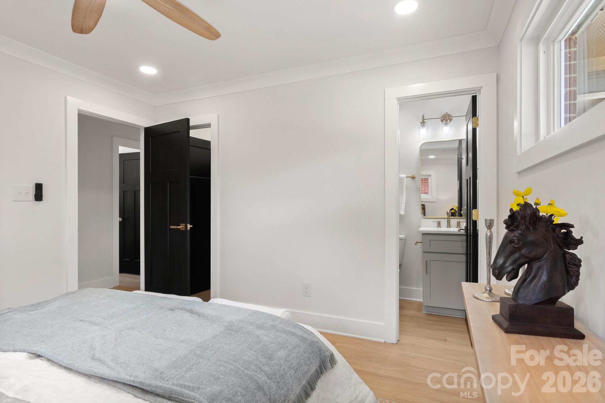 546 W Kingston Avenue — Charlotte