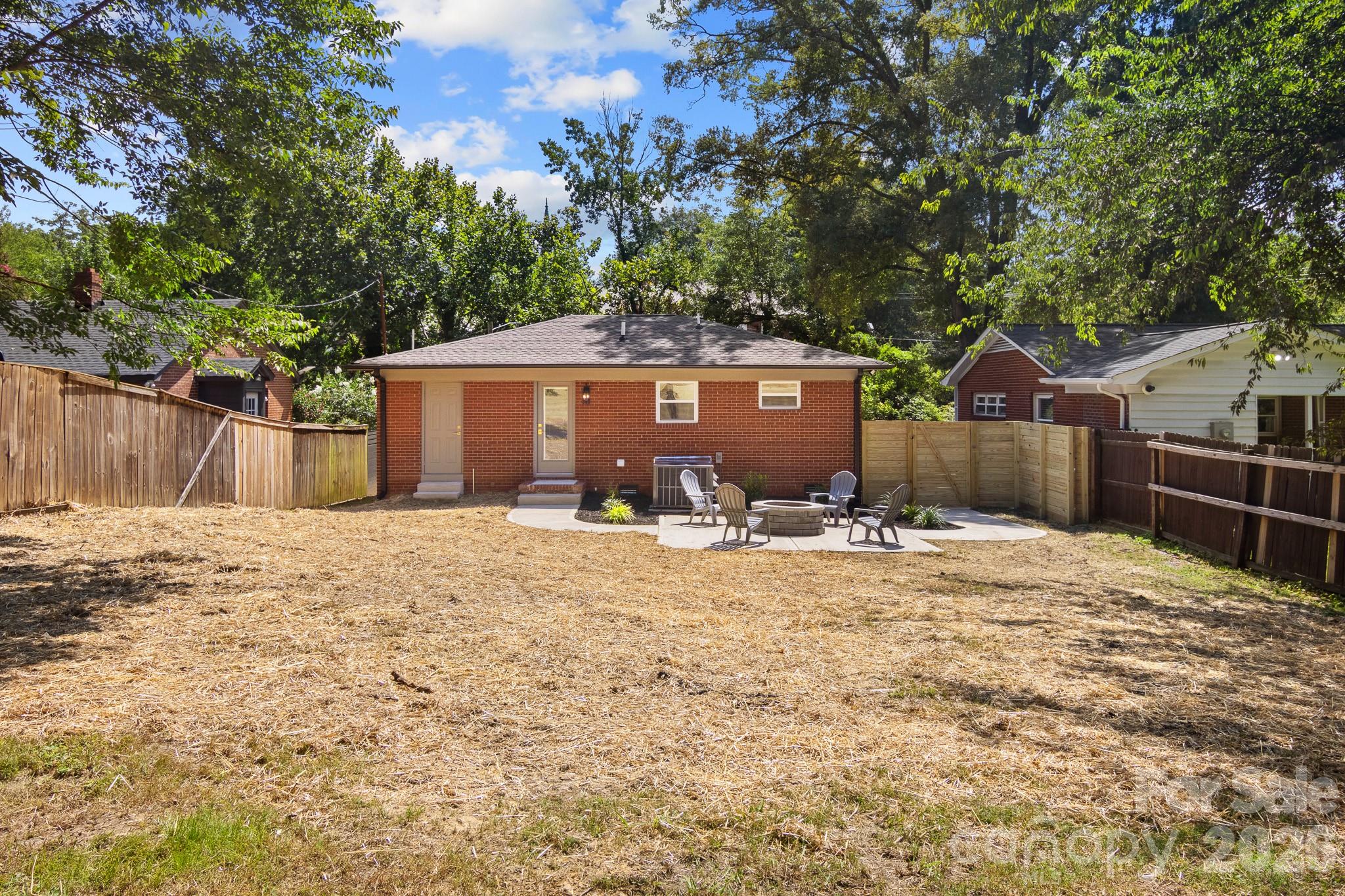 546 W Kingston Avenue — Charlotte