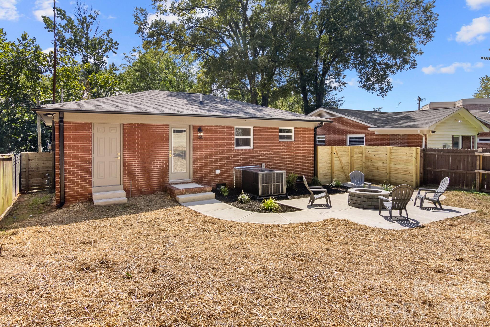 546 W Kingston Avenue — Charlotte