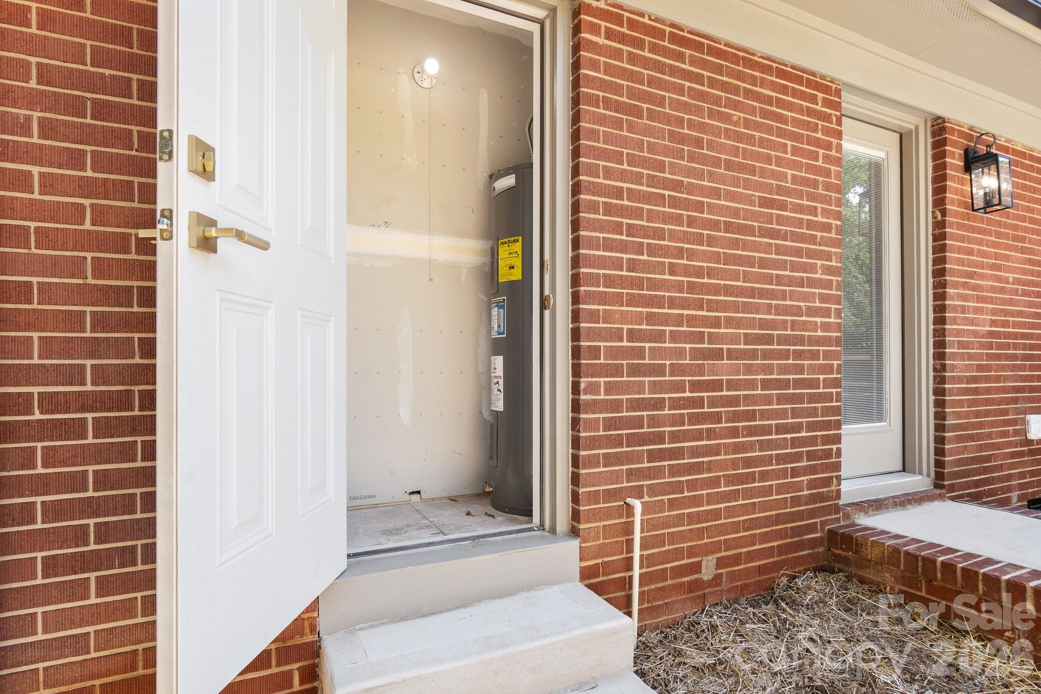 546 W Kingston Avenue — Charlotte