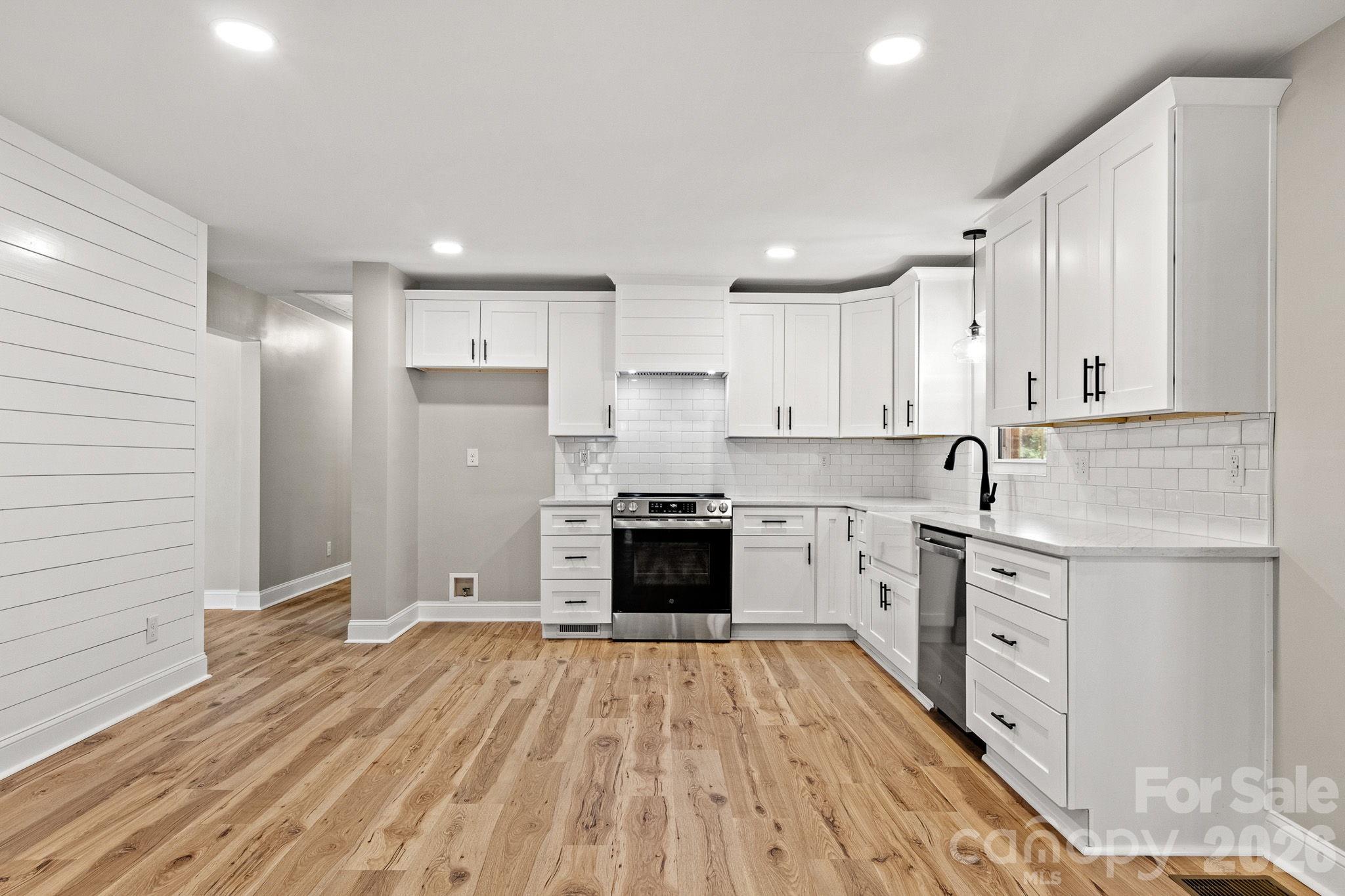 1103 W Elm Street — Shelby