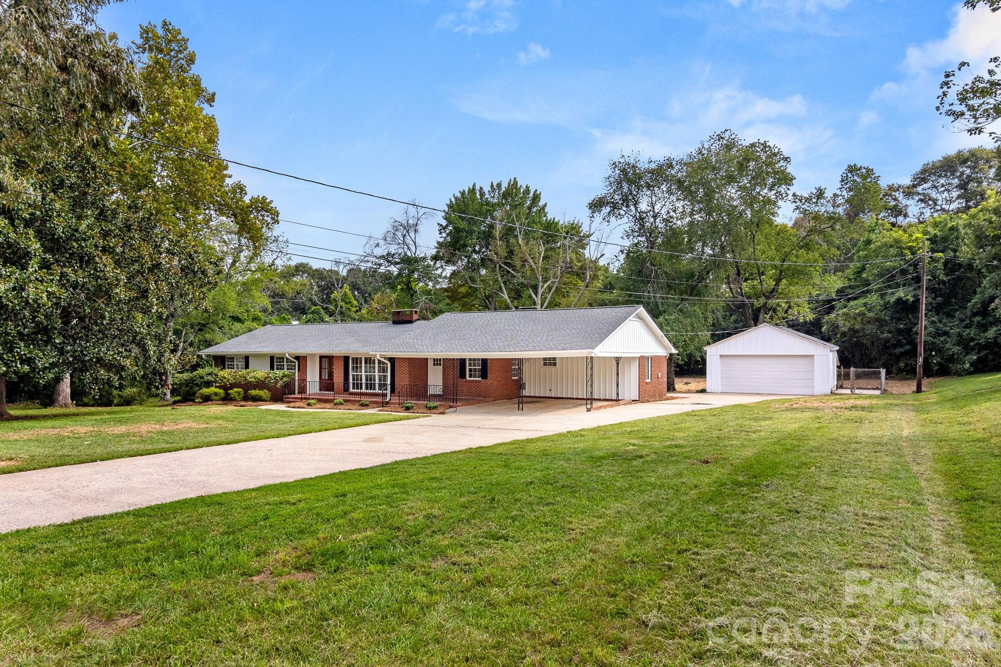 1103 W Elm Street — Shelby