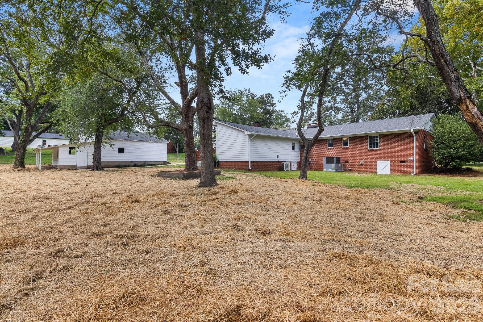 1103 W Elm Street — Shelby