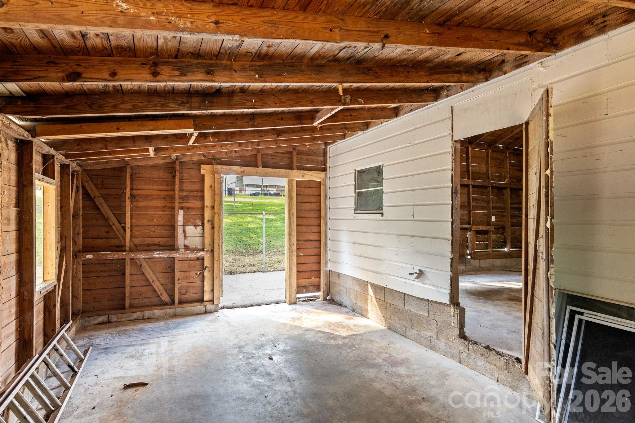 1103 W Elm Street — Shelby