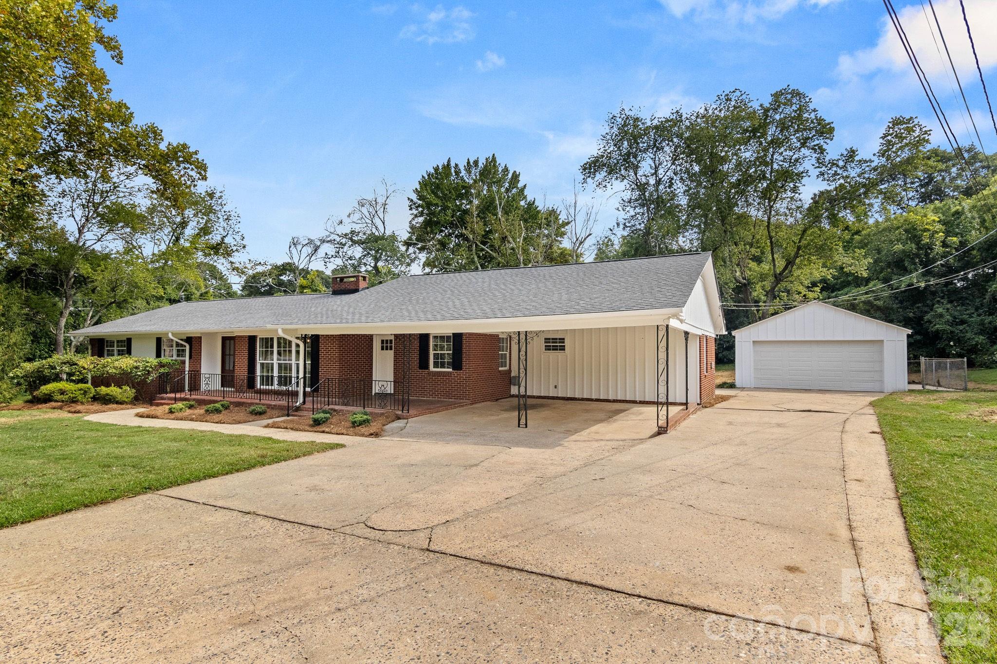 1103 W Elm Street — Shelby
