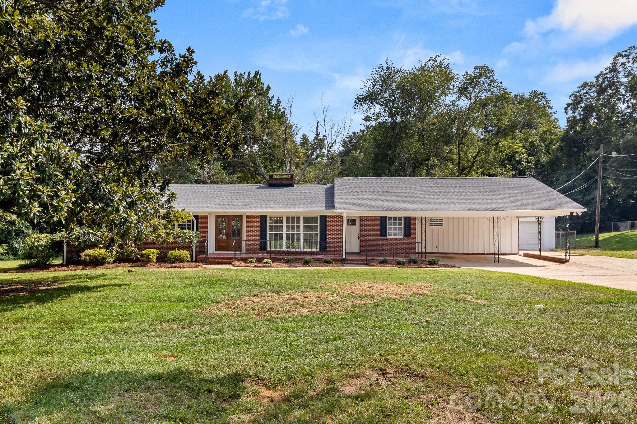1103 W Elm Street — Shelby