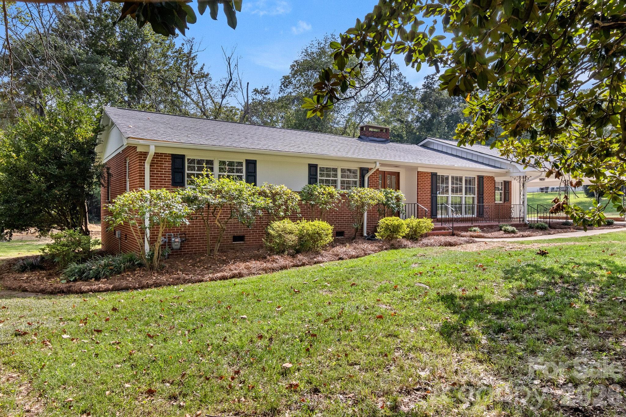 1103 W Elm Street — Shelby