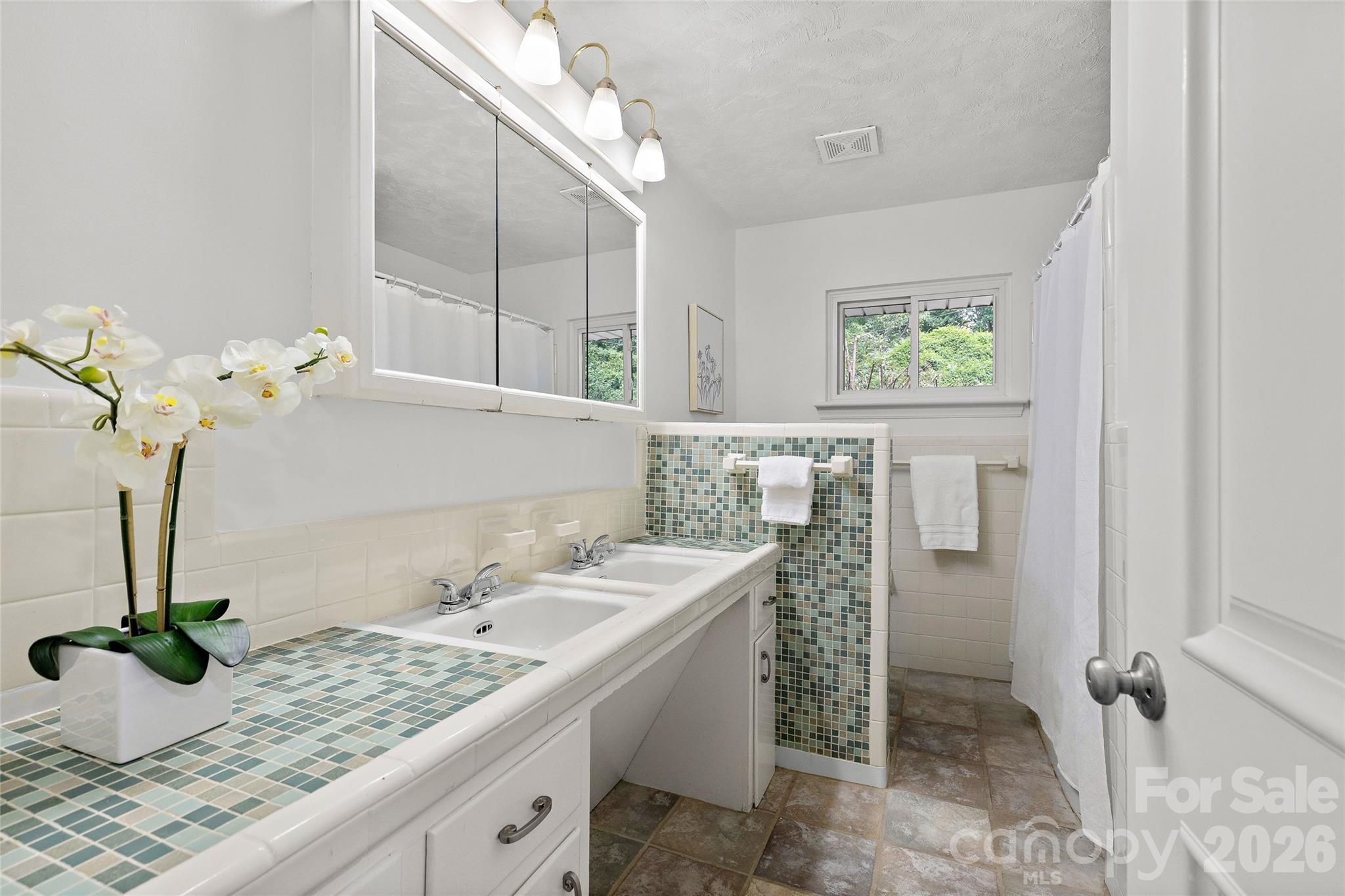 1222 Burtonwood Circle — Charlotte