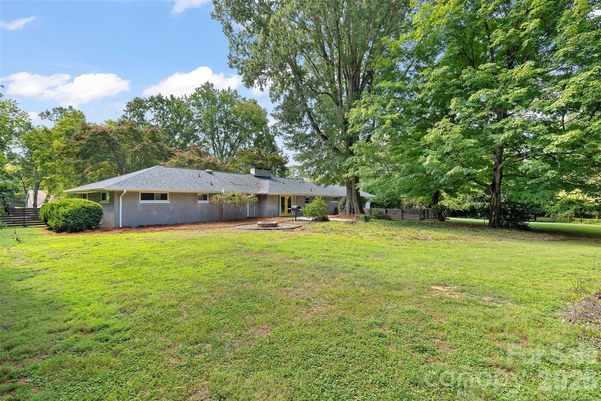 1222 Burtonwood Circle — Charlotte
