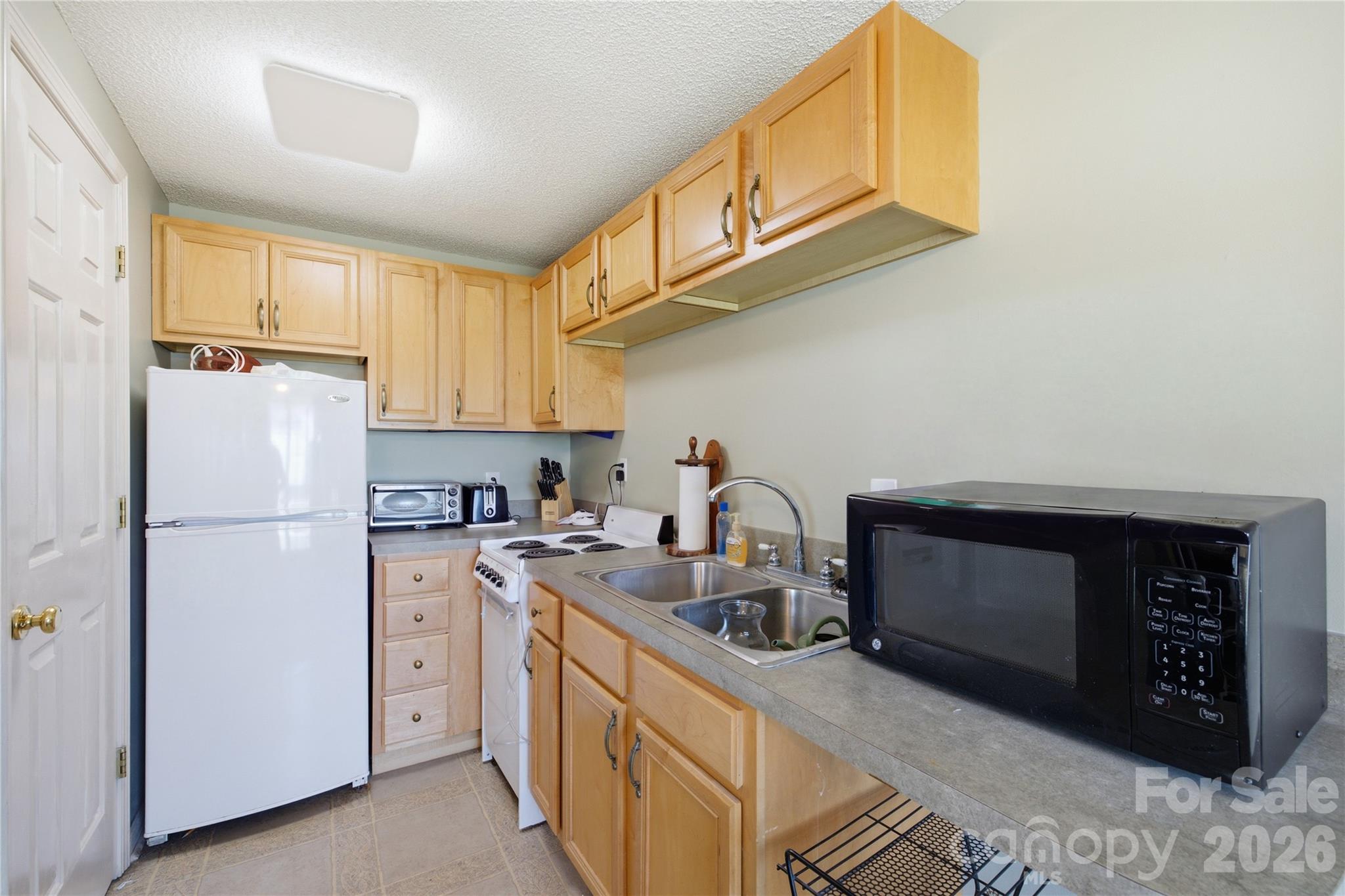 2185 E Ridge Road — Salisbury