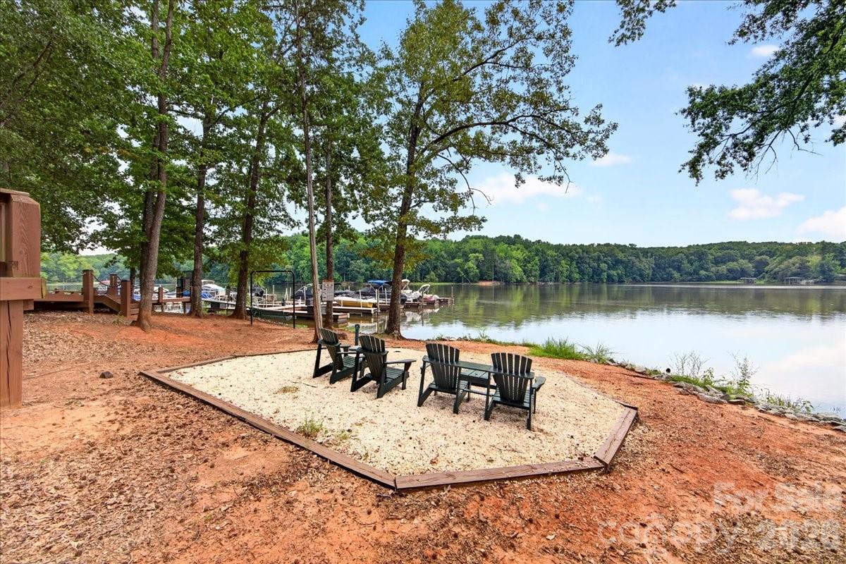 4420 Bright Road — Charlotte