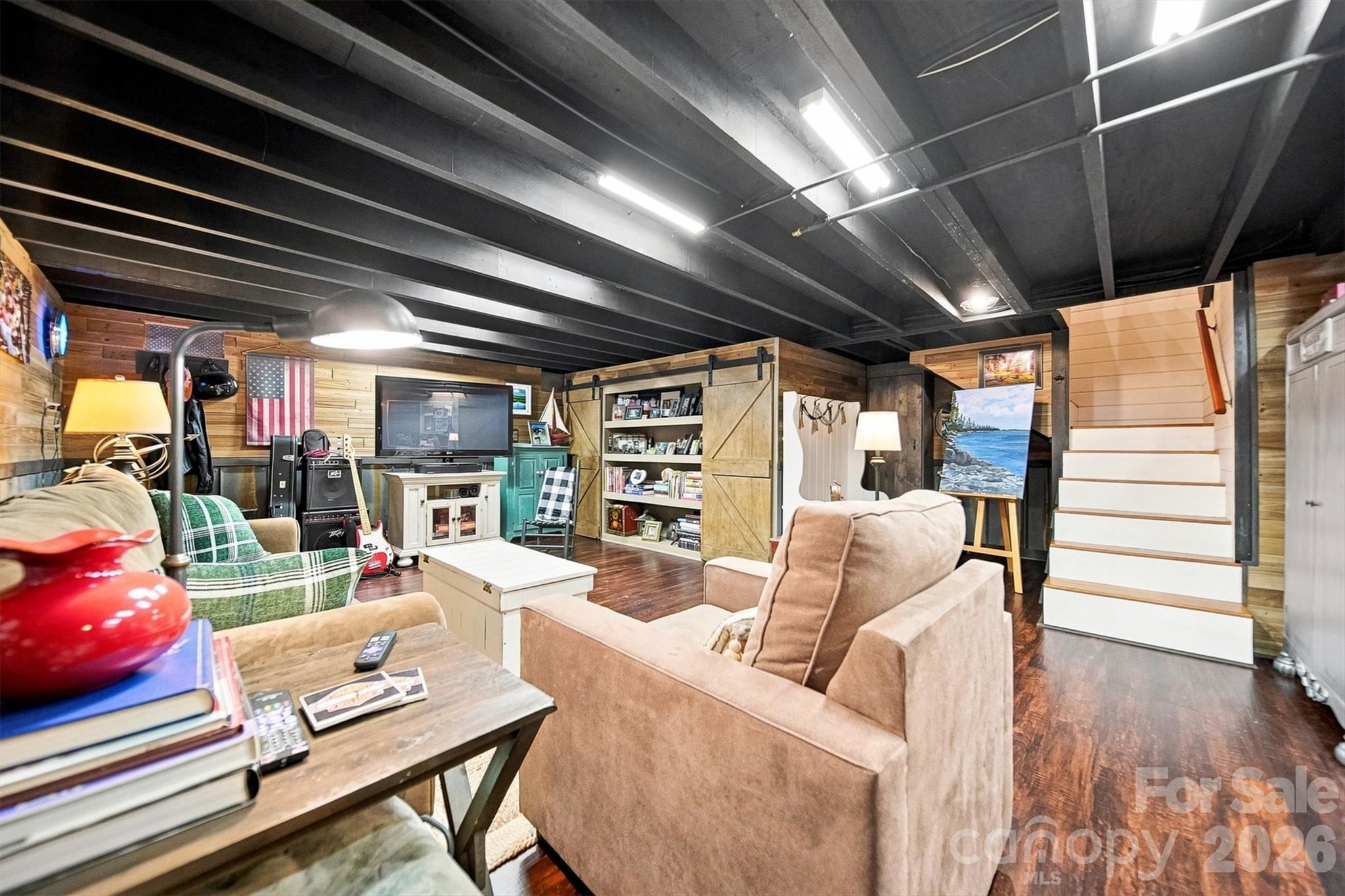 1068 5th Avenue Court NW — Hickory