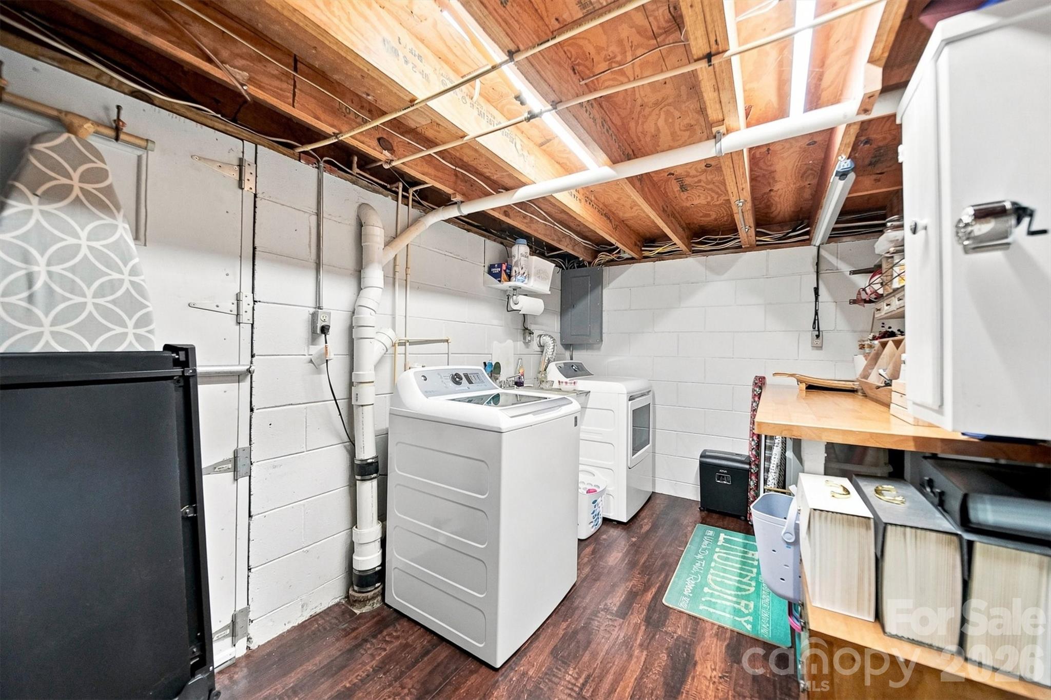 1068 5th Avenue Court NW — Hickory