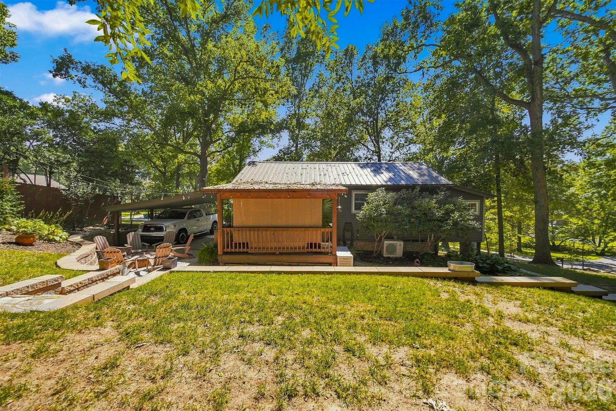 1068 5th Avenue Court NW — Hickory