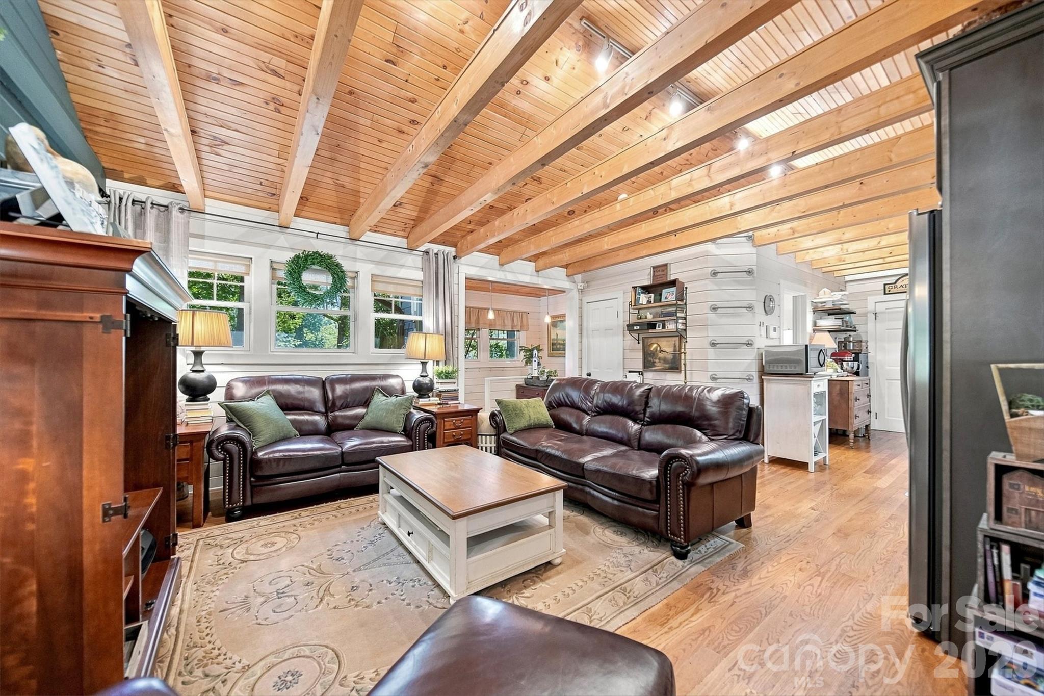 1068 5th Avenue Court NW — Hickory
