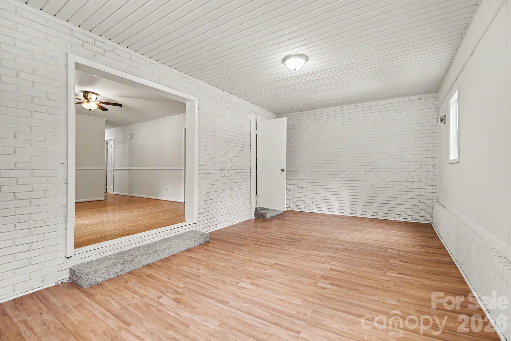 6338 Fairlane Street — Hickory