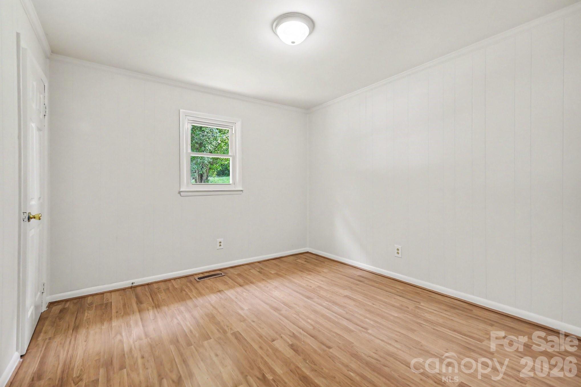 6338 Fairlane Street — Hickory