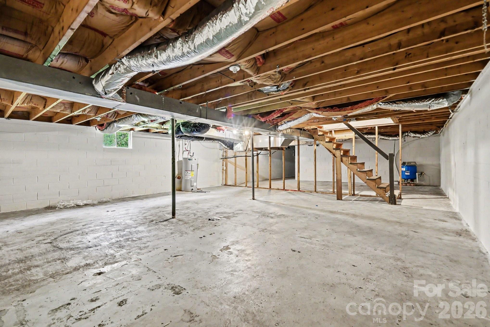 6338 Fairlane Street — Hickory