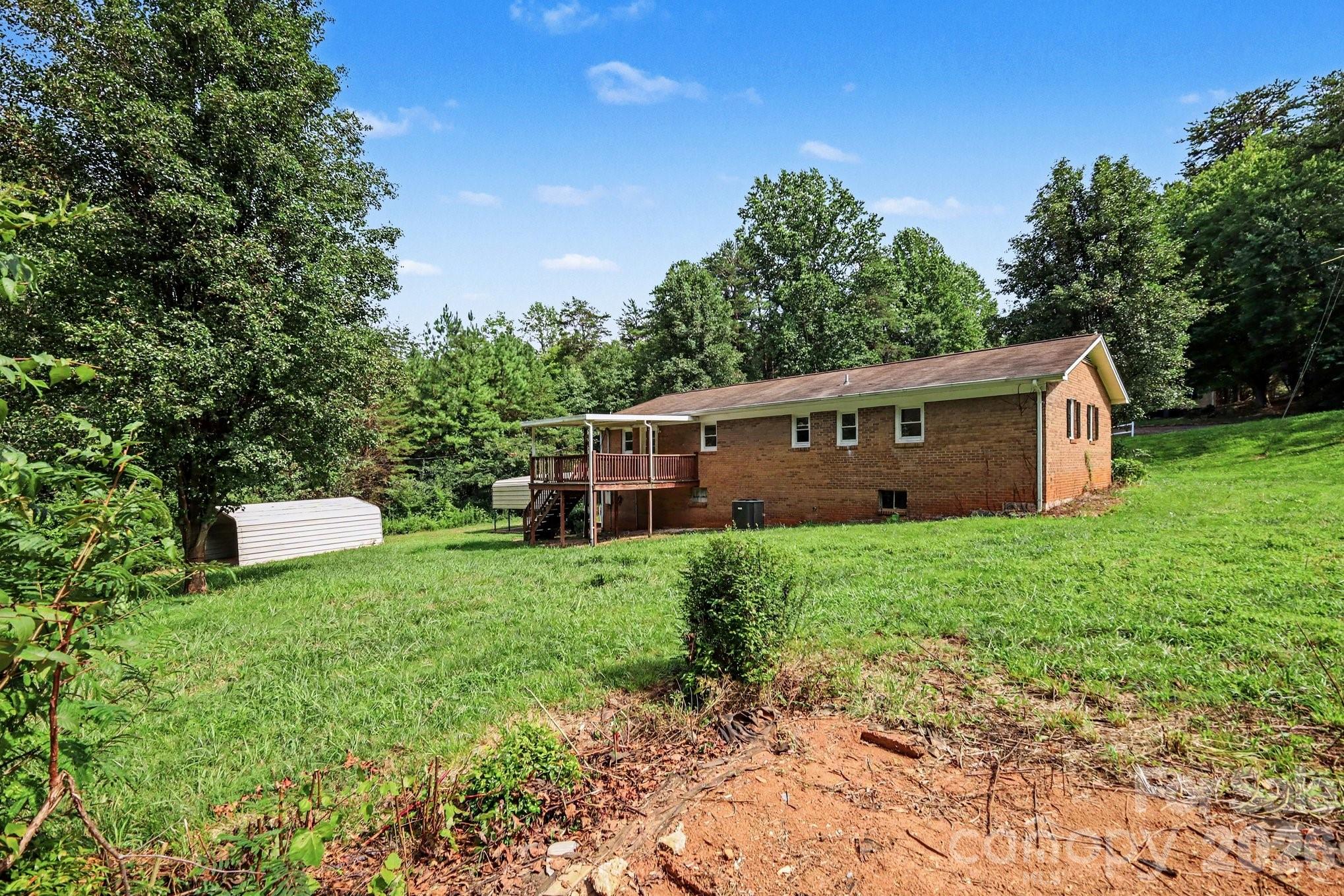 6338 Fairlane Street — Hickory