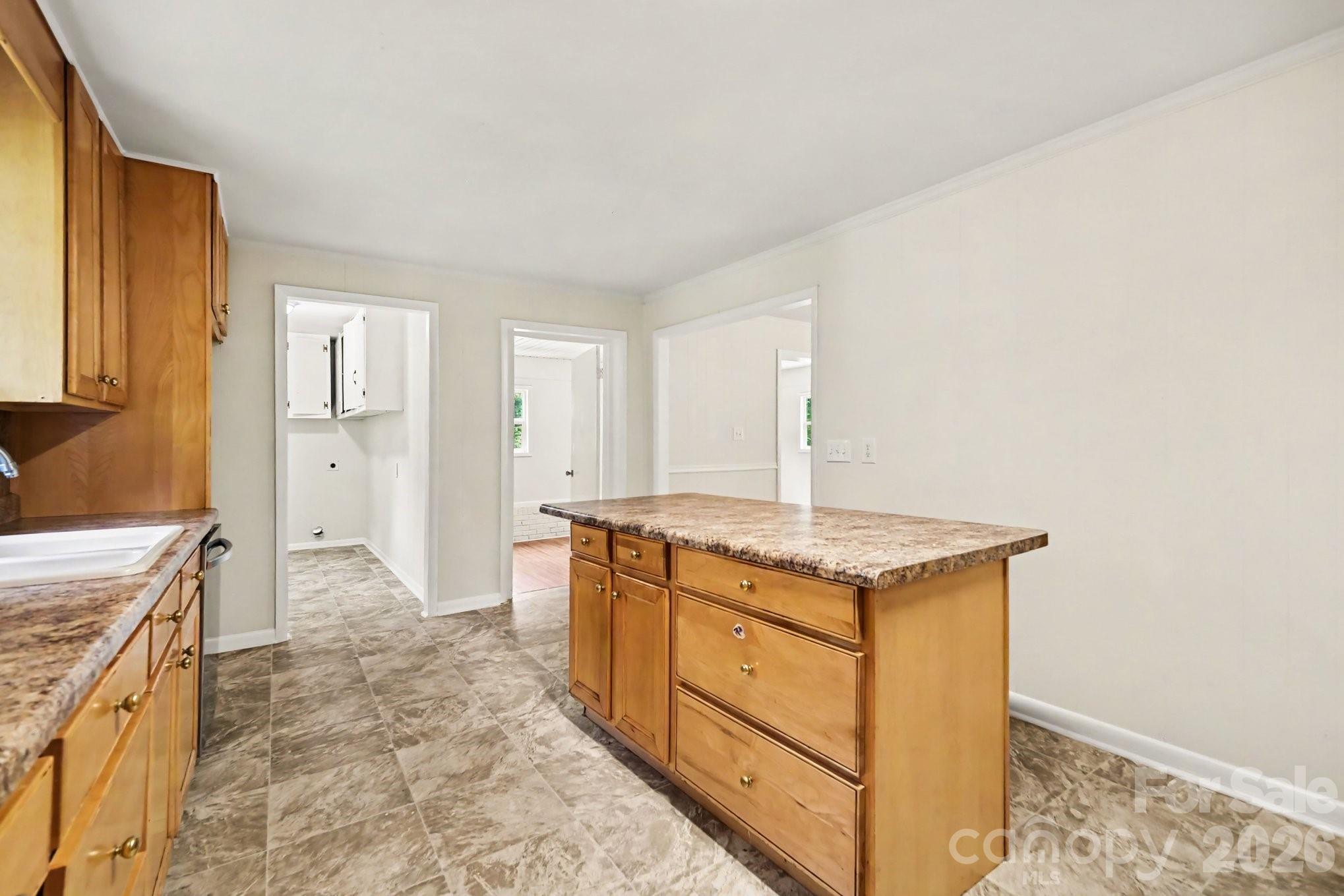 6338 Fairlane Street — Hickory