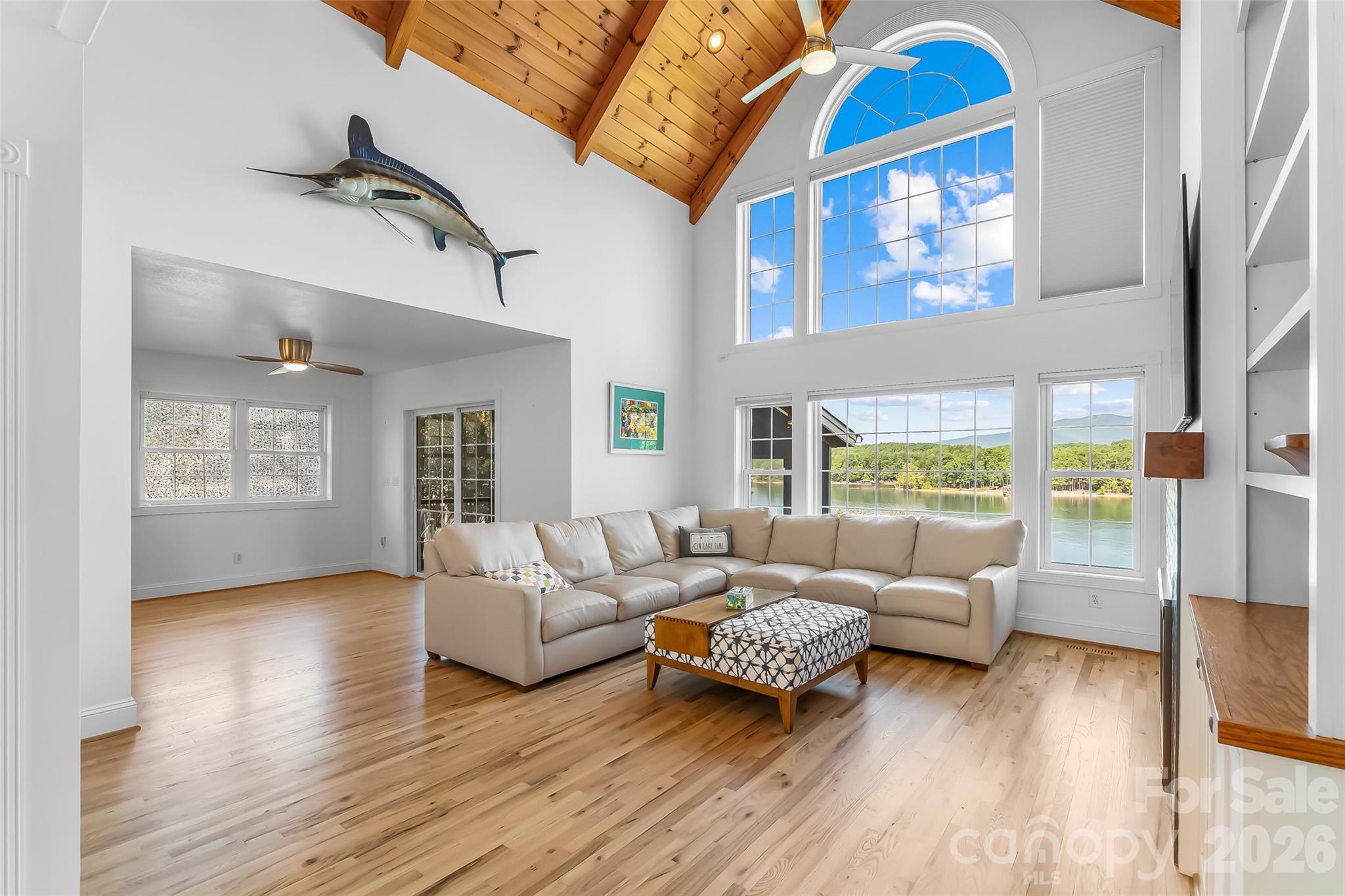 501 Lake Club Drive — Nebo