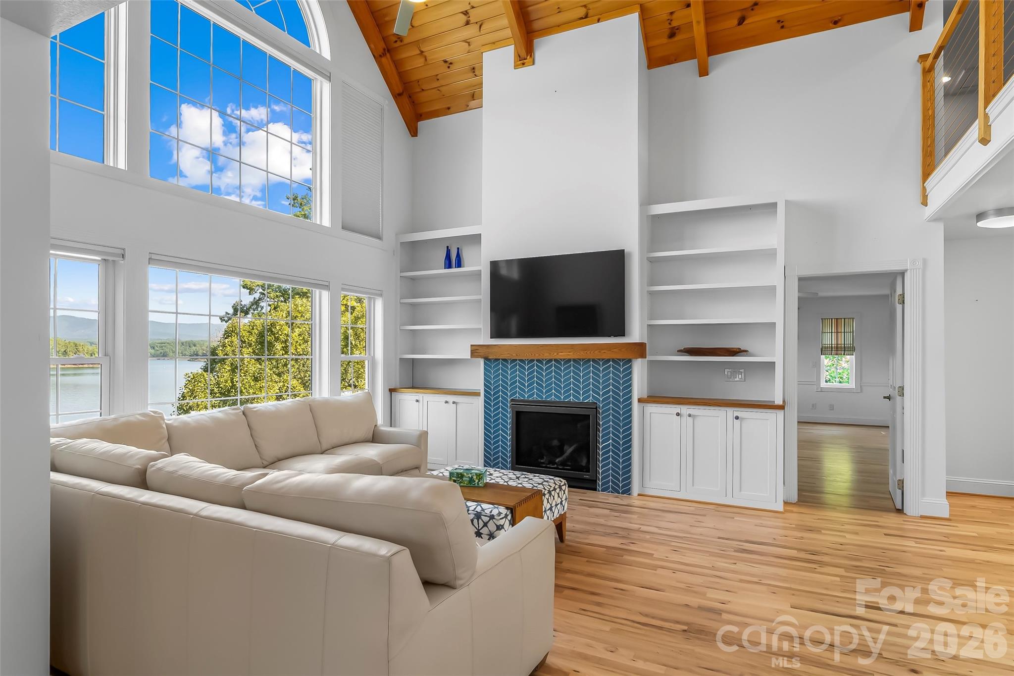 501 Lake Club Drive — Nebo