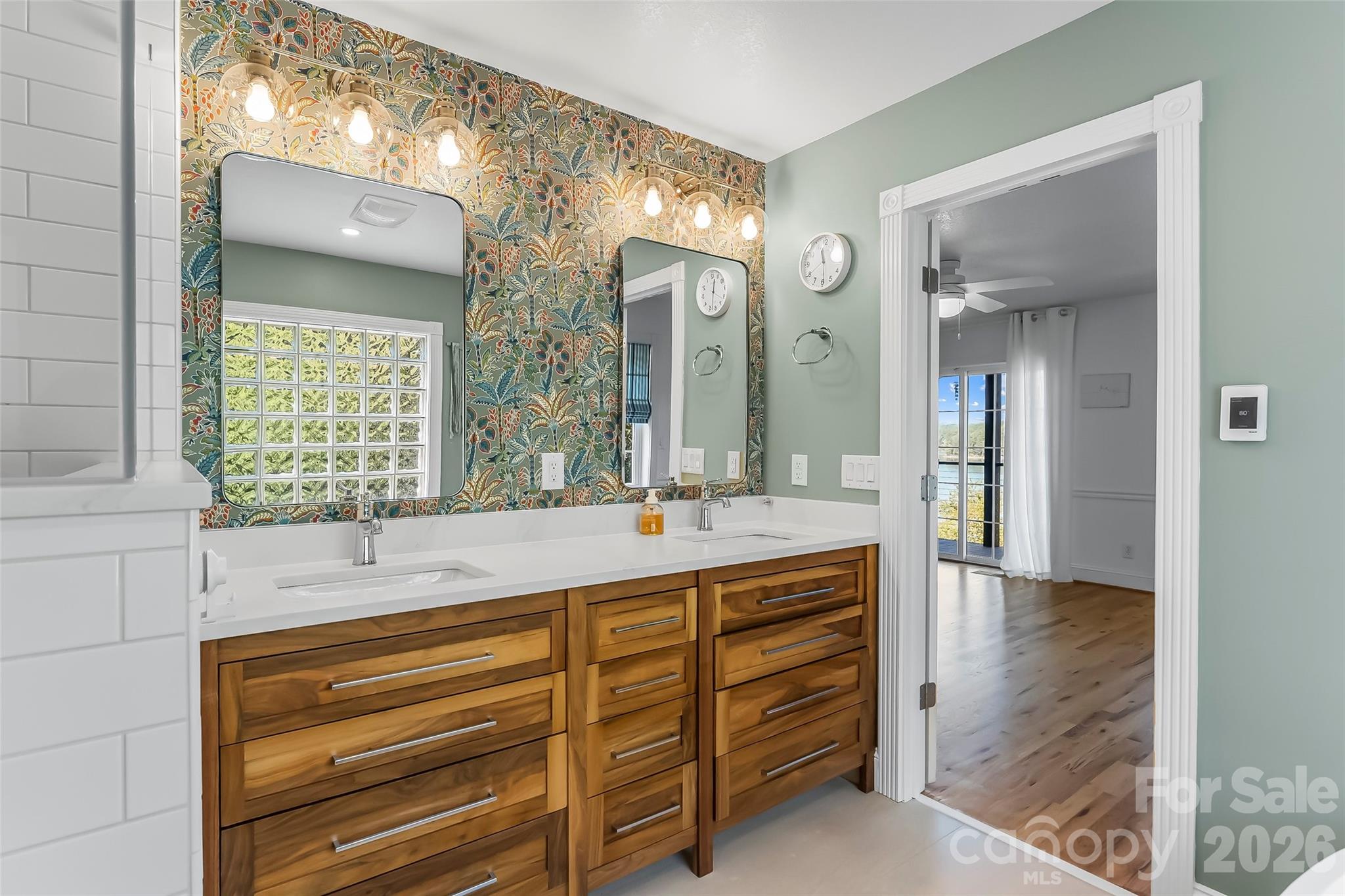 501 Lake Club Drive — Nebo