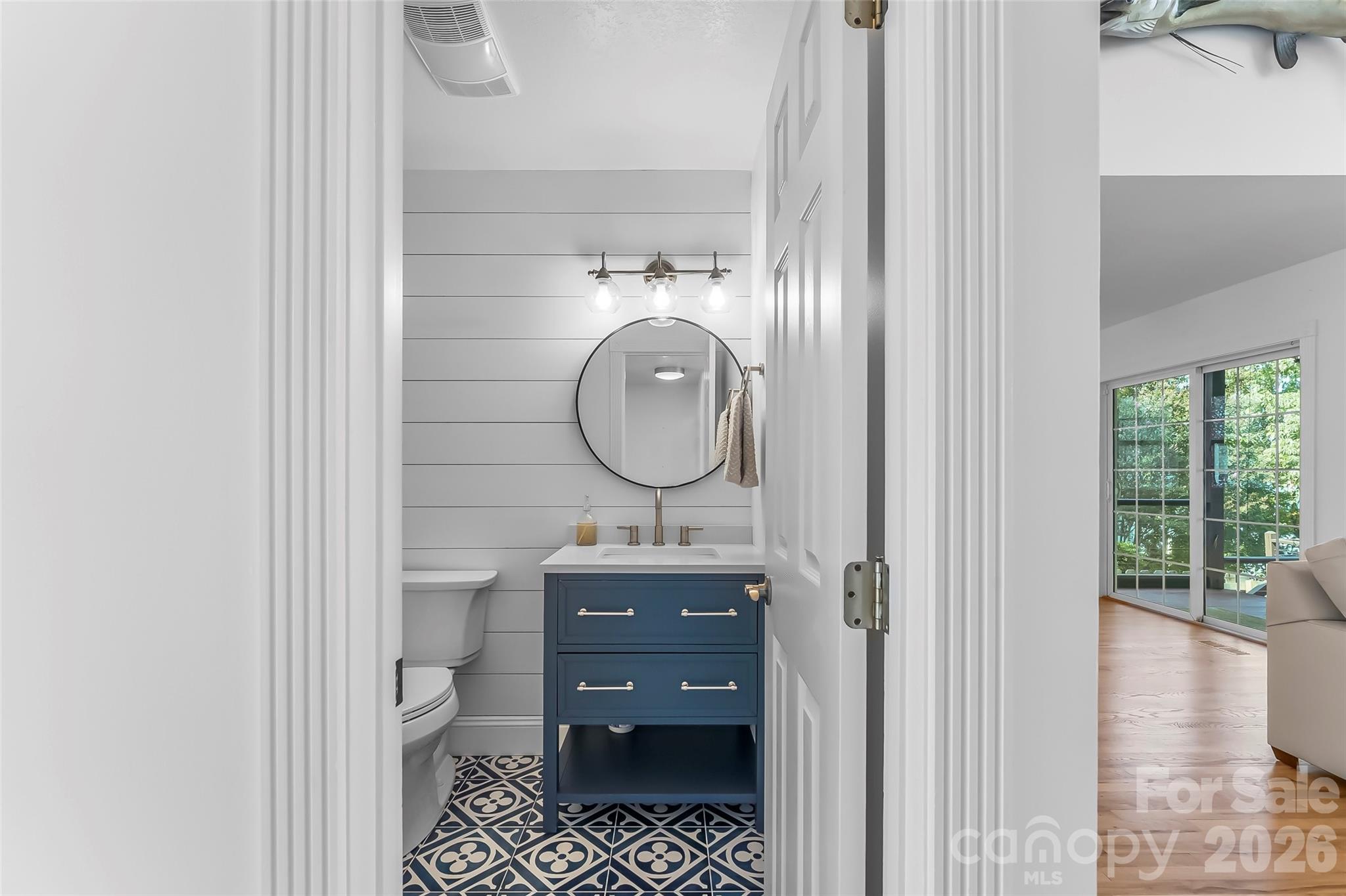 501 Lake Club Drive — Nebo