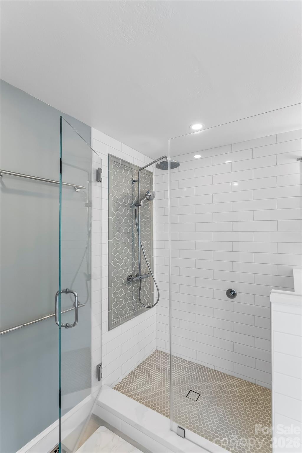 501 Lake Club Drive — Nebo