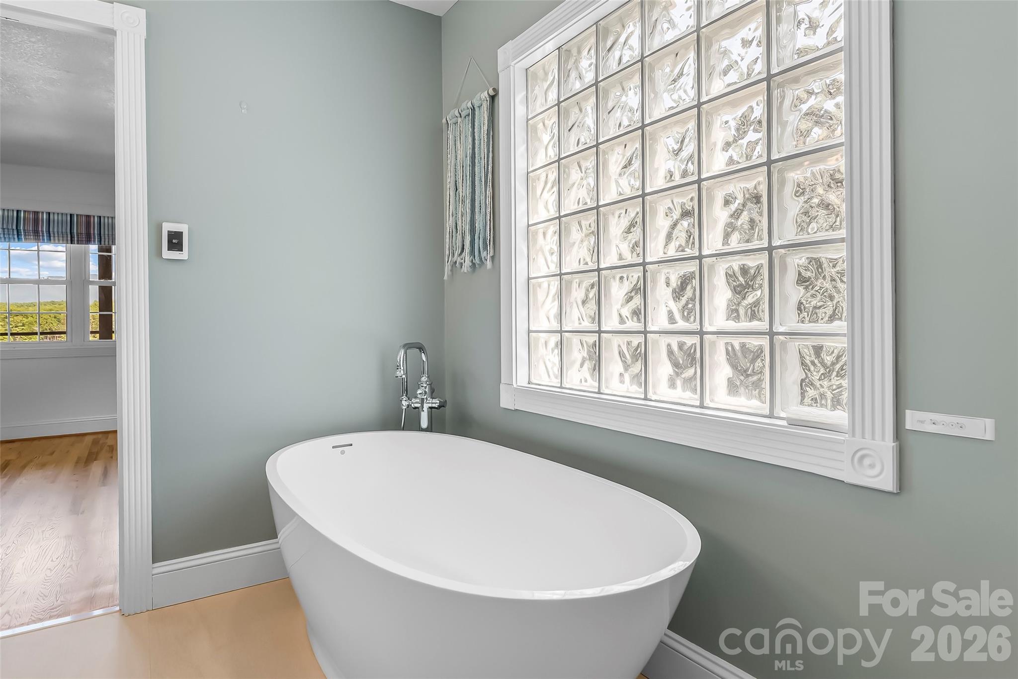 501 Lake Club Drive — Nebo