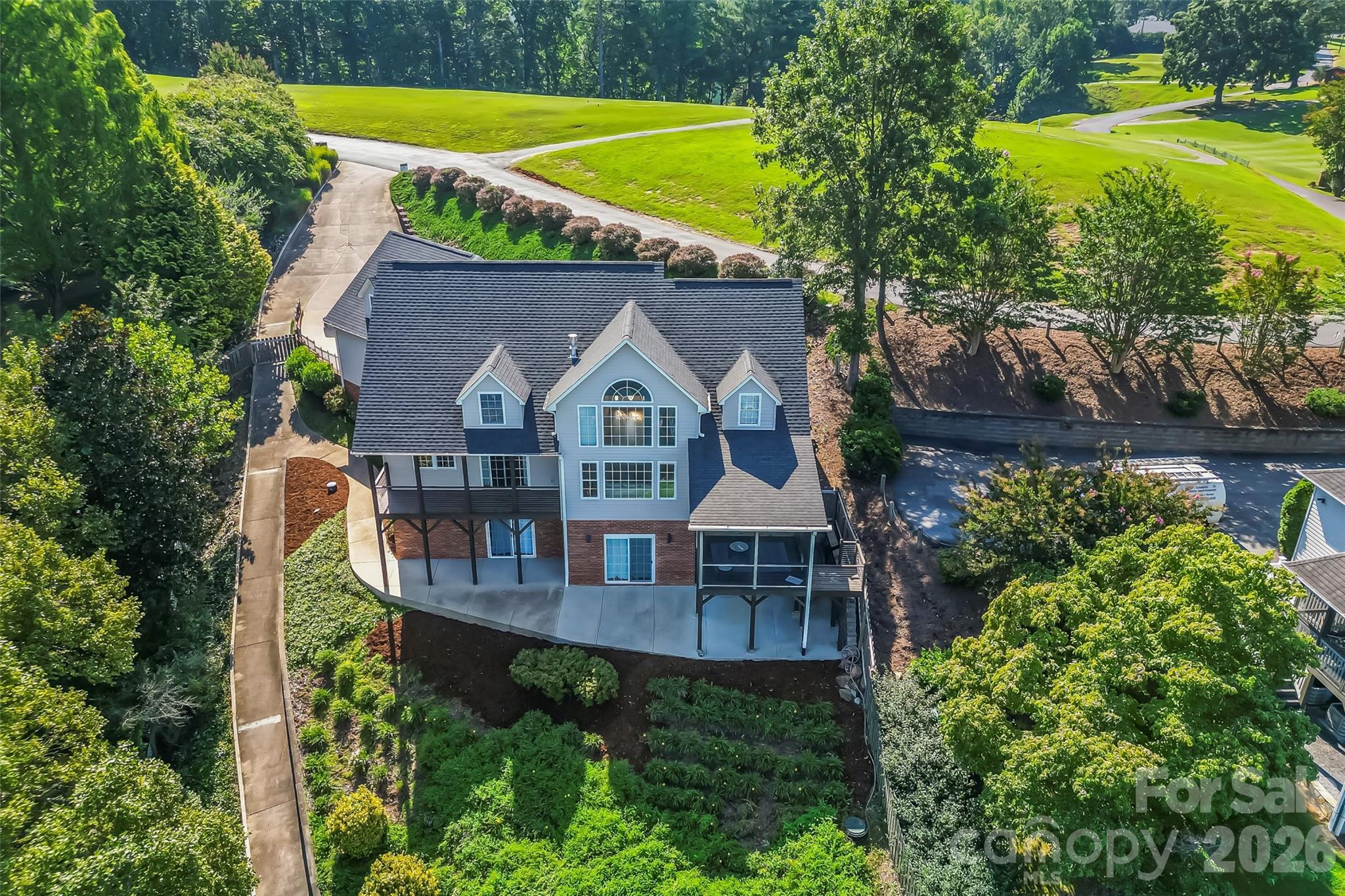 501 Lake Club Drive — Nebo