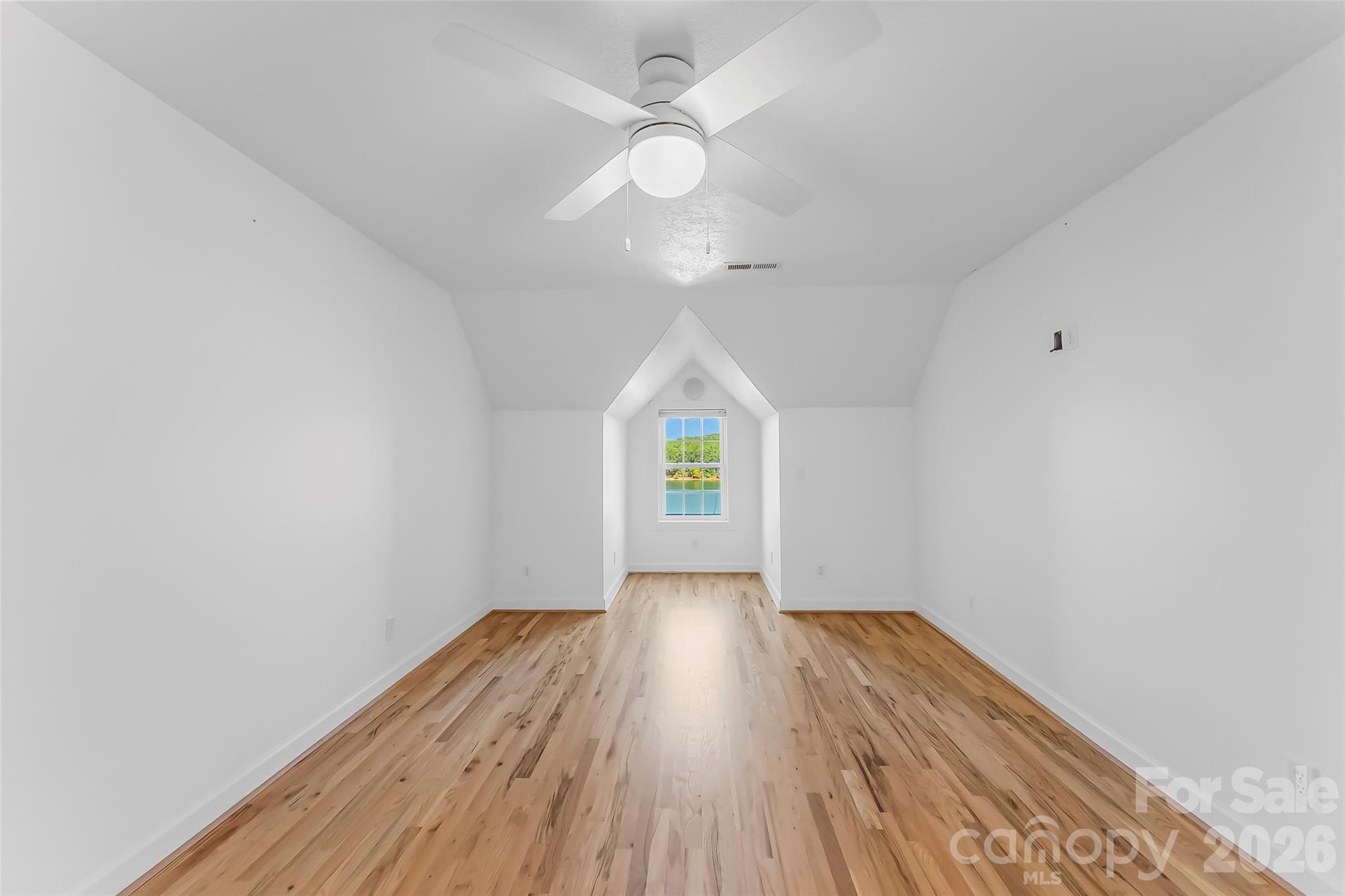 501 Lake Club Drive — Nebo